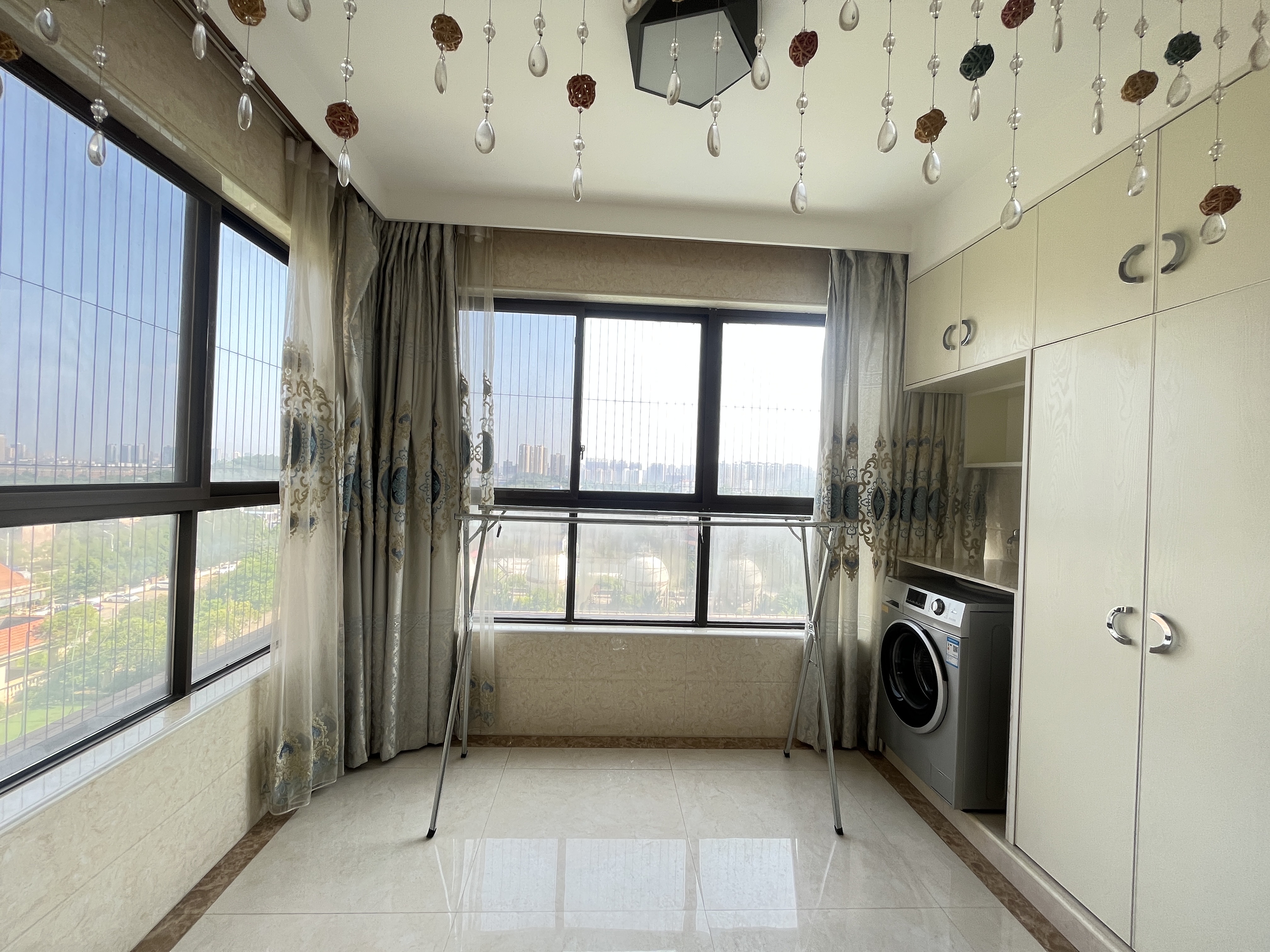 珠江帝景山庄  3室2厅2卫    1500.0元/月室内图