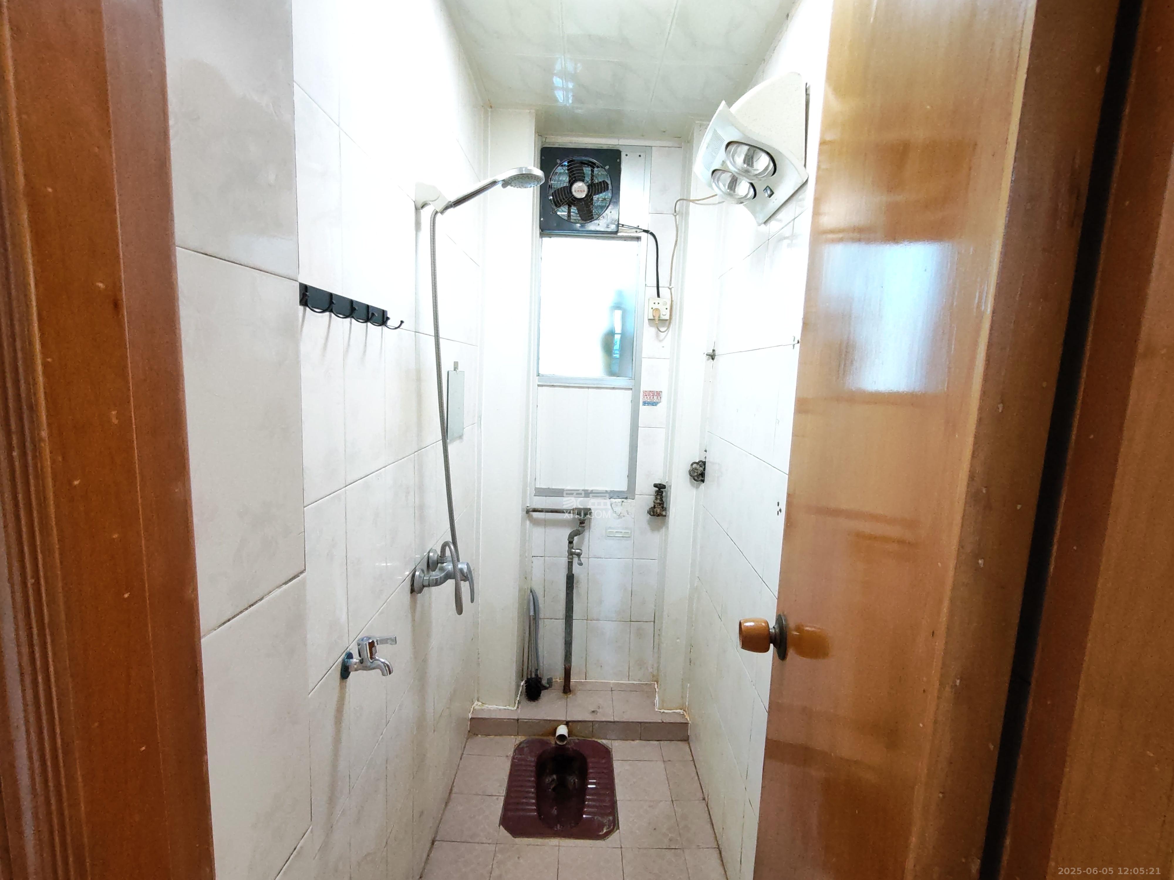 轻苑小区 3室1厅1卫 1900.0元/月 轻苑小区 3室1厅1卫 1900.0元/月室内图