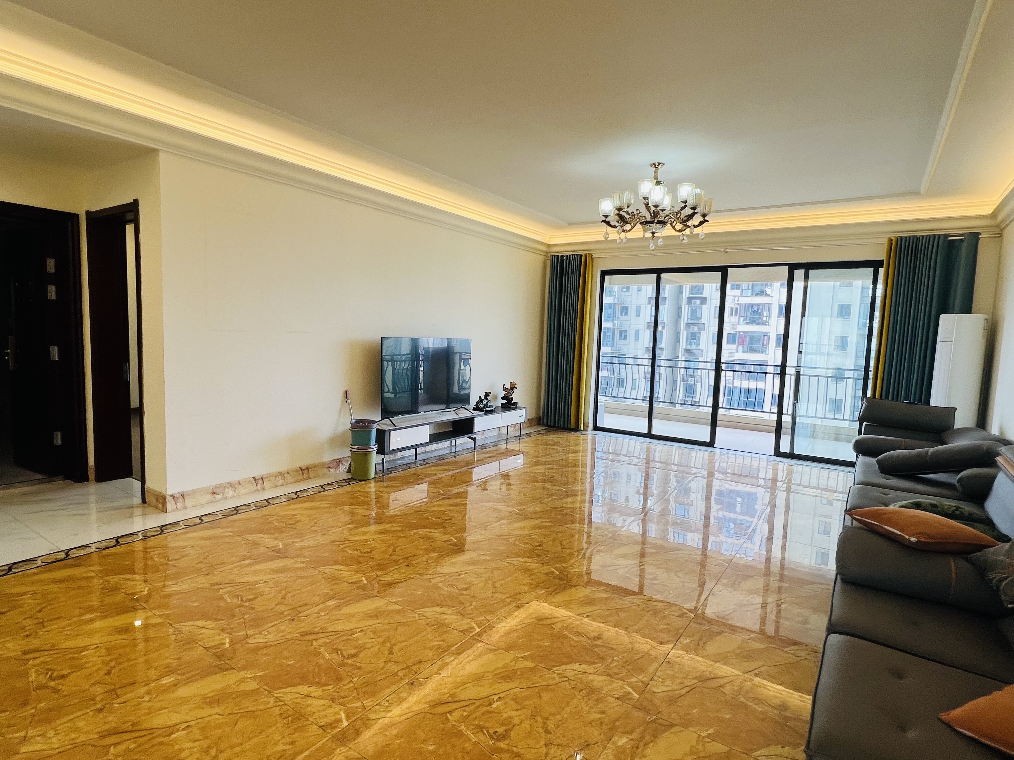 碧桂园 5室2厅3卫 4500.0元/月 碧桂园 5室2厅3卫 4500.0元/月室内图