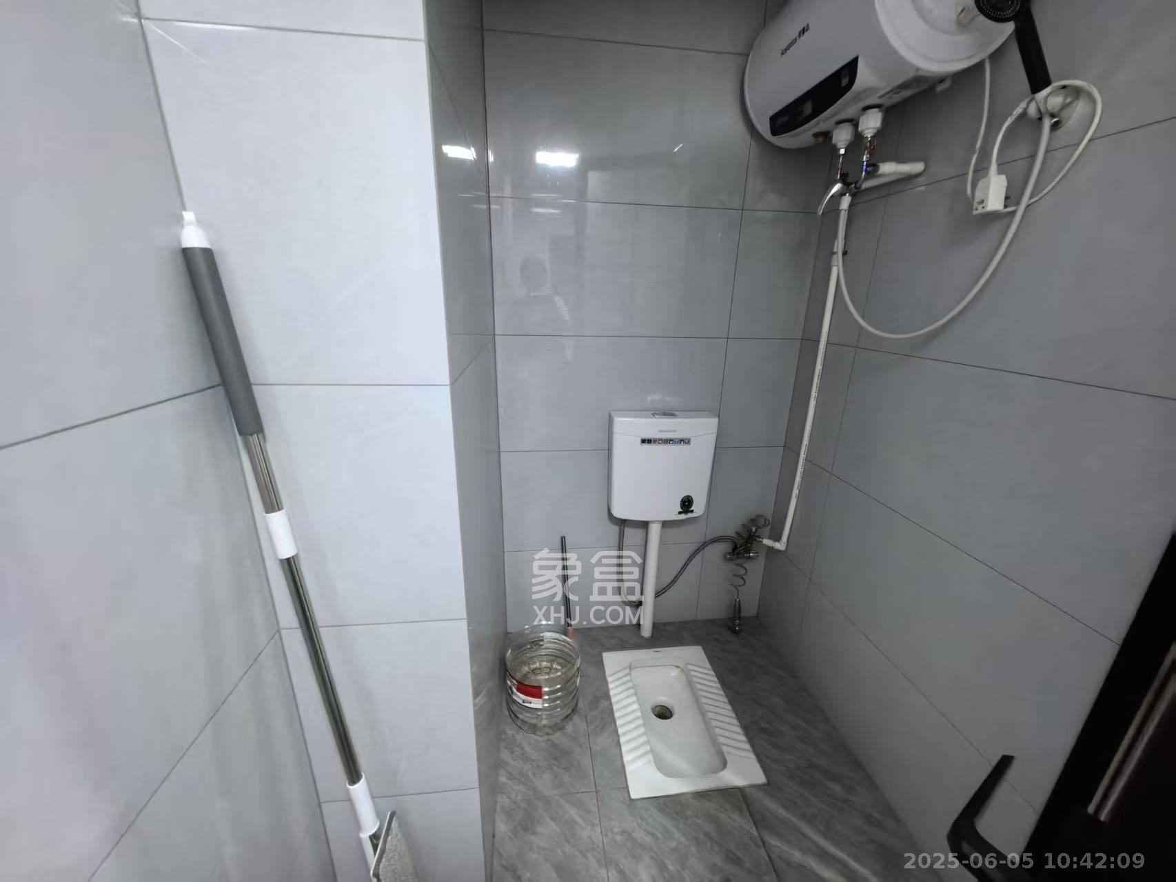 金地商置湘江峯汇  1室1厅1卫    4500.0元/月 金地商置湘江峯汇  1室1厅1卫    4500.0元/月室内图