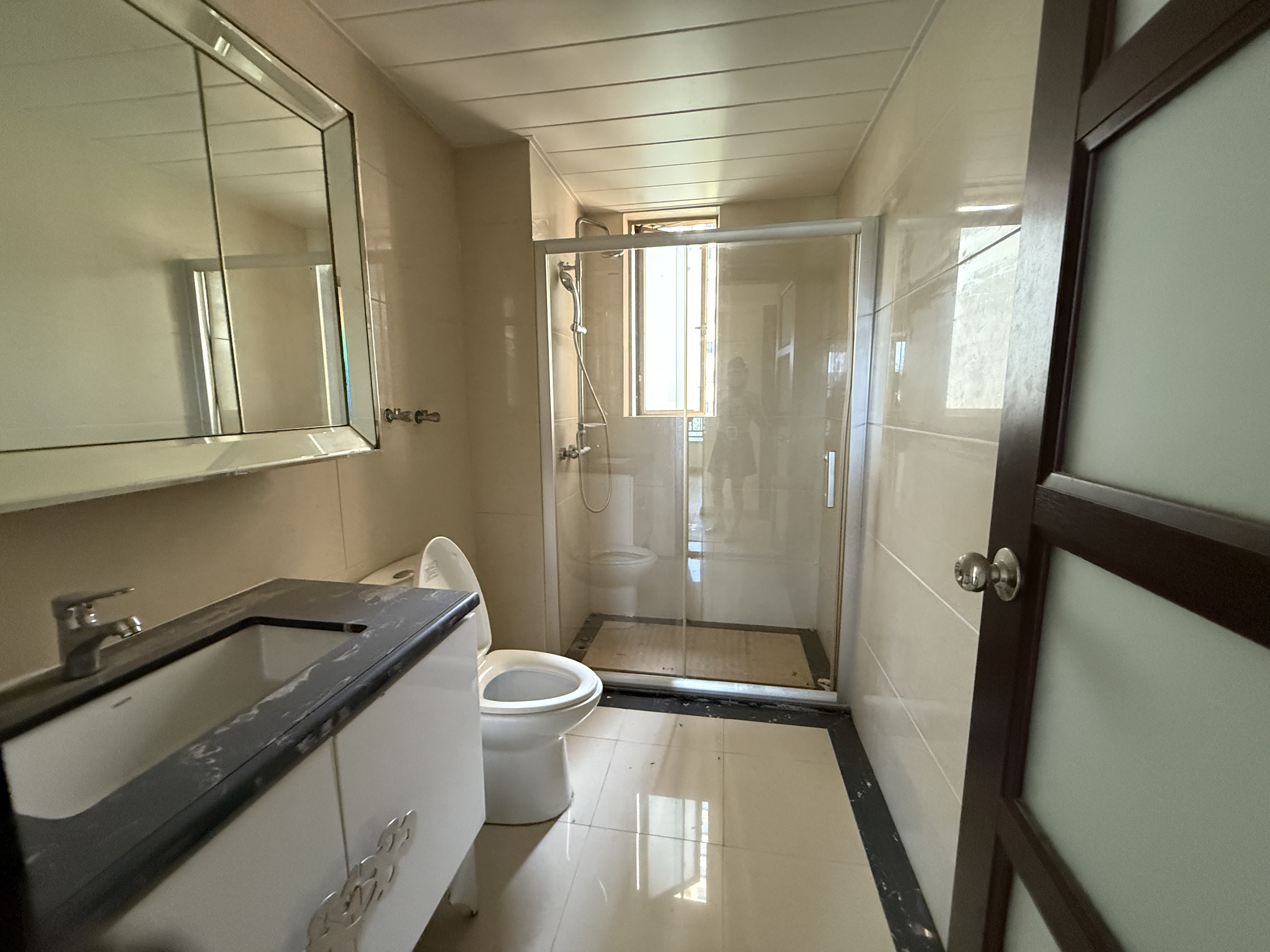 碧桂园 4室2厅2卫 2000.0元/月 碧桂园 4室2厅2卫 2000.0元/月室内图