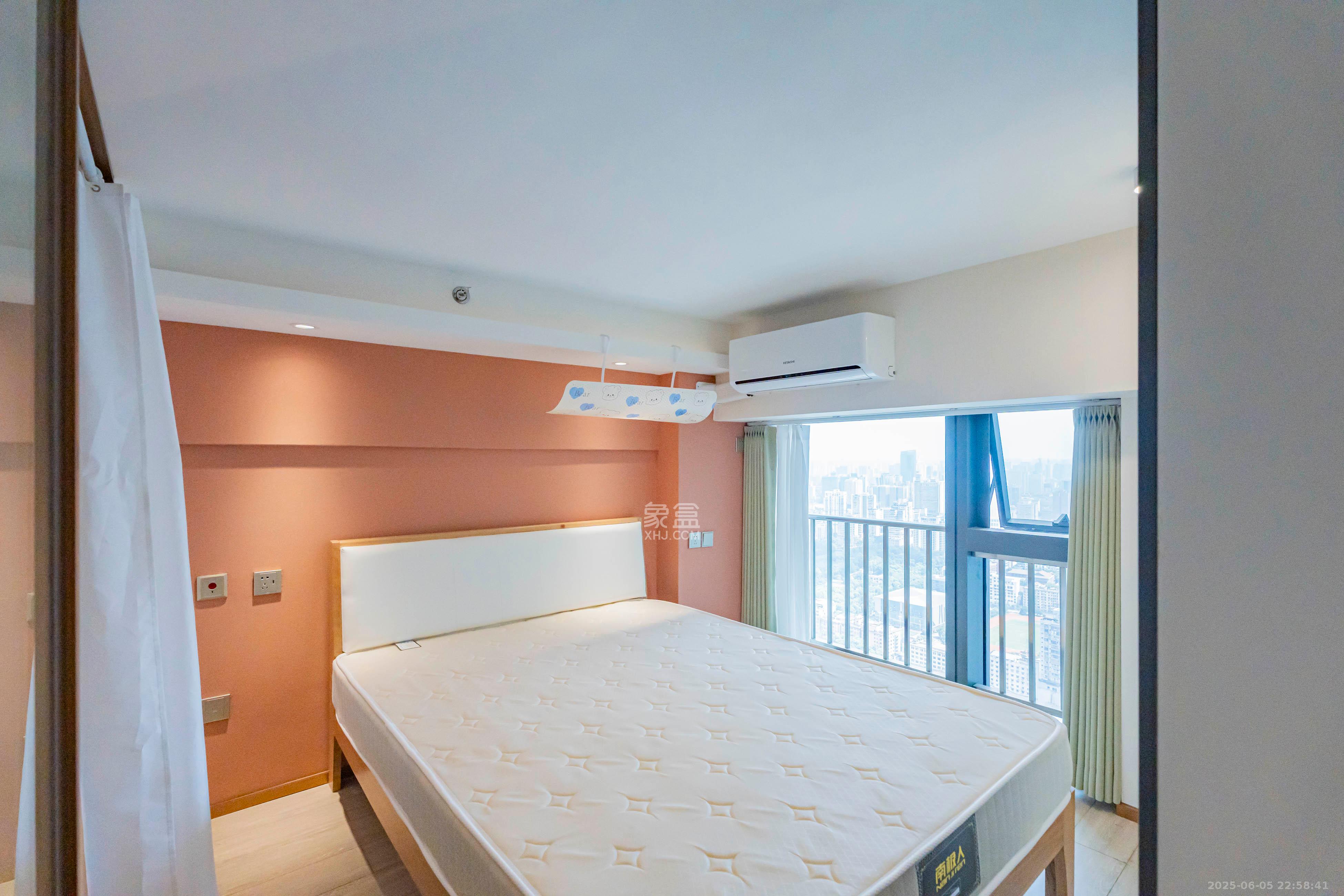 华远华时代  2室2厅1卫   52.00万卧室
