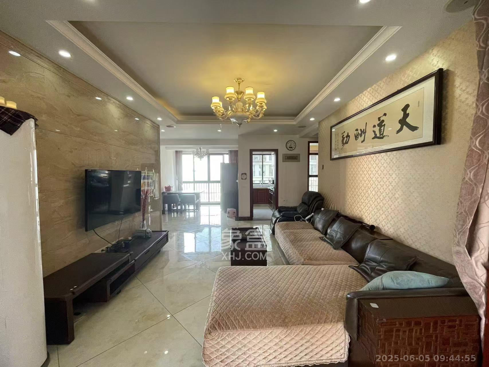 湖湾世景  4室2厅2卫   2800.00元/月室内图
