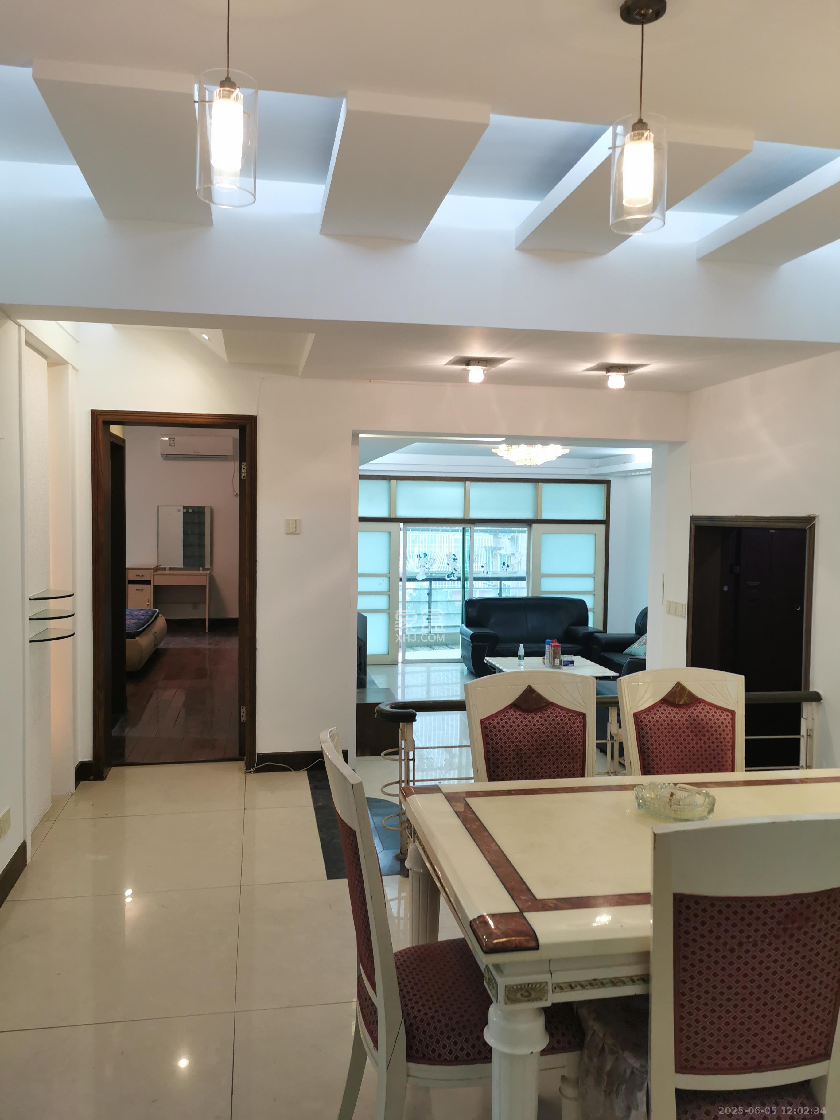 创远景园  3室2厅2卫    3600.0元/月 创远景园  3室2厅2卫    3600.0元/月室内图