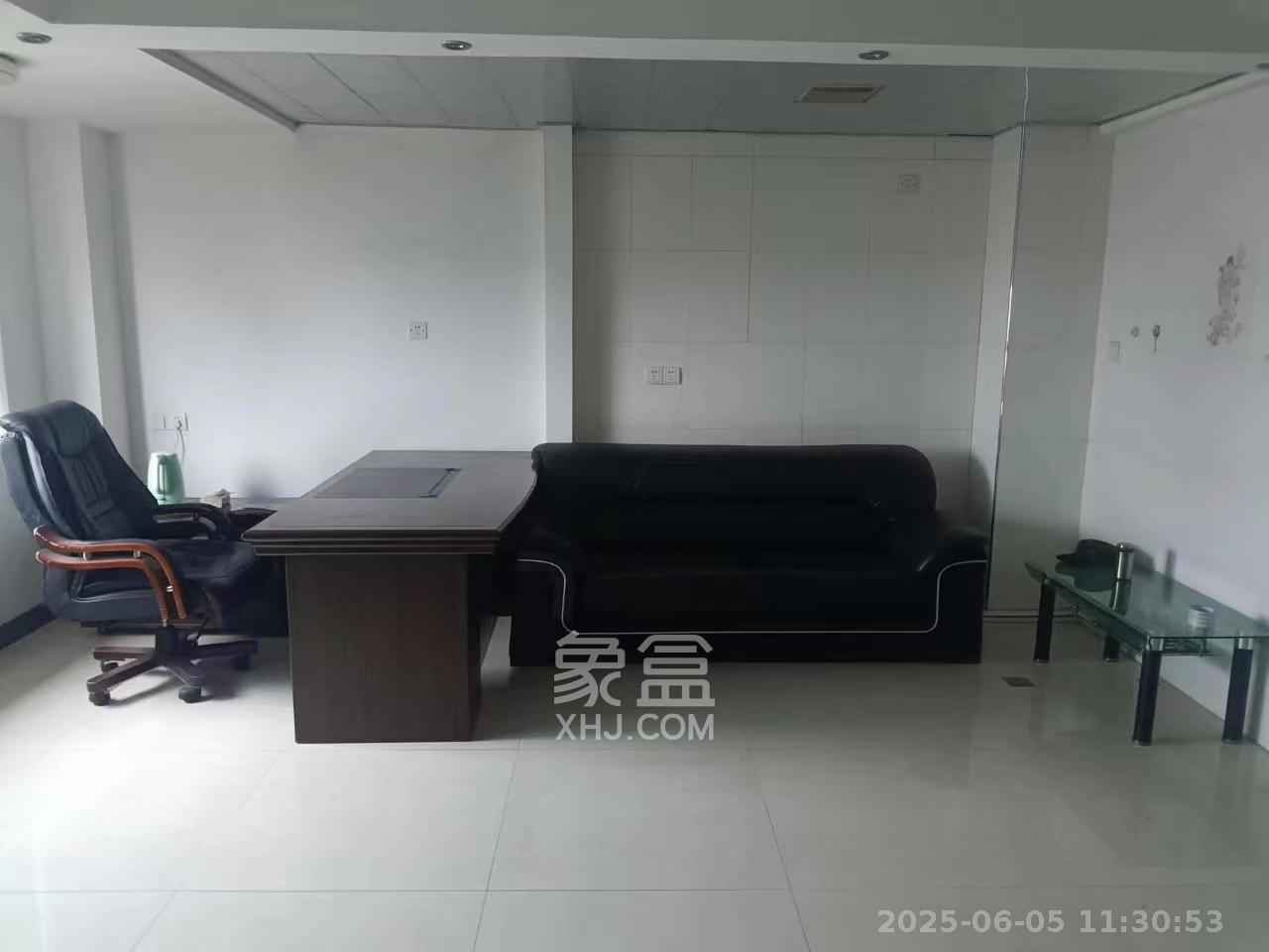 香颂国际  1室1厅1卫    1300.0元/月 香颂国际  1室1厅1卫    1300.0元/月