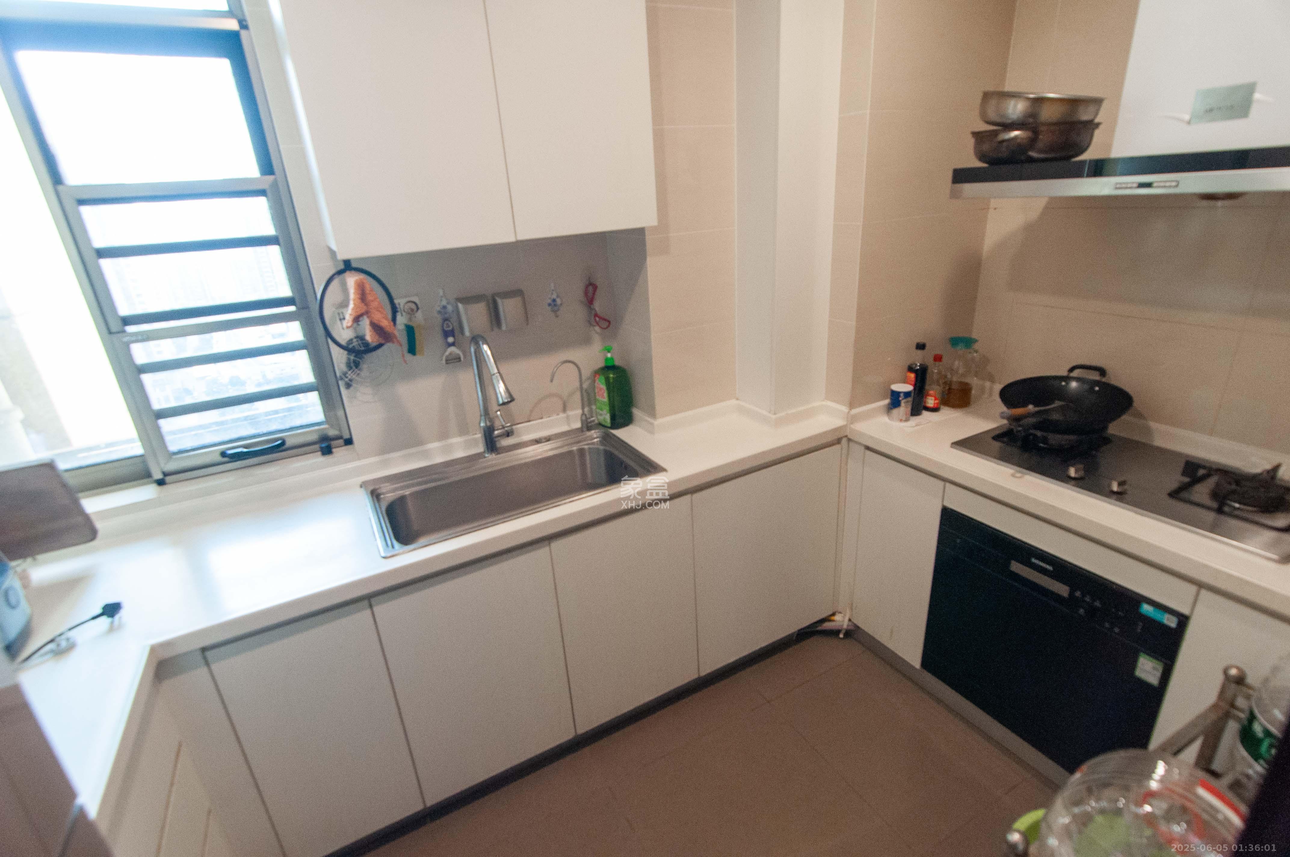 梅溪湖金茂府(金茂广场)(金茂览秀城) 3室2厅2卫 220.0万 梅溪湖金茂府(金茂广场)(金茂览秀城) 3室2厅2卫 220.0万厨房