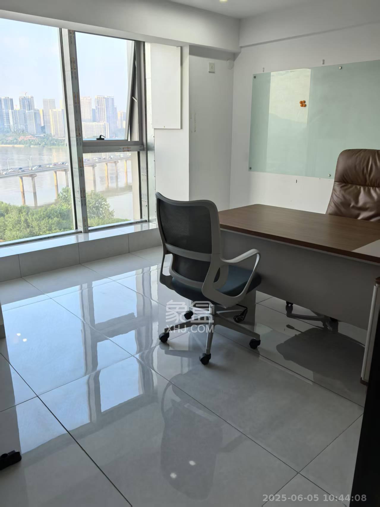 金地商置湘江峯汇 1室1厅1卫 4500.0元/月 金地商置湘江峯汇 1室1厅1卫 4500.0元/月室内图