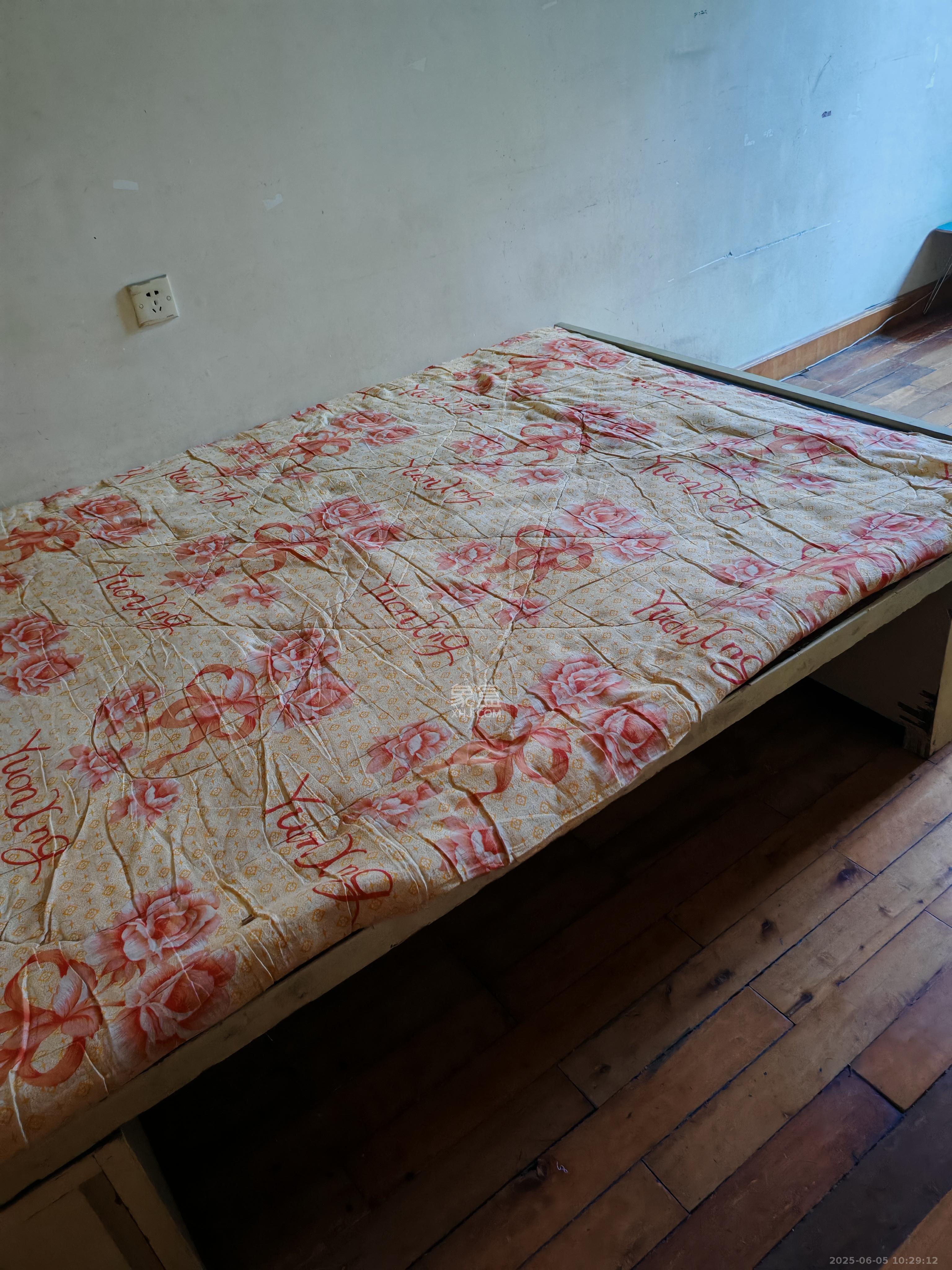 营山佳园 3室2厅1卫 1900.0元/月 营山佳园 3室2厅1卫 1900.0元/月室内图