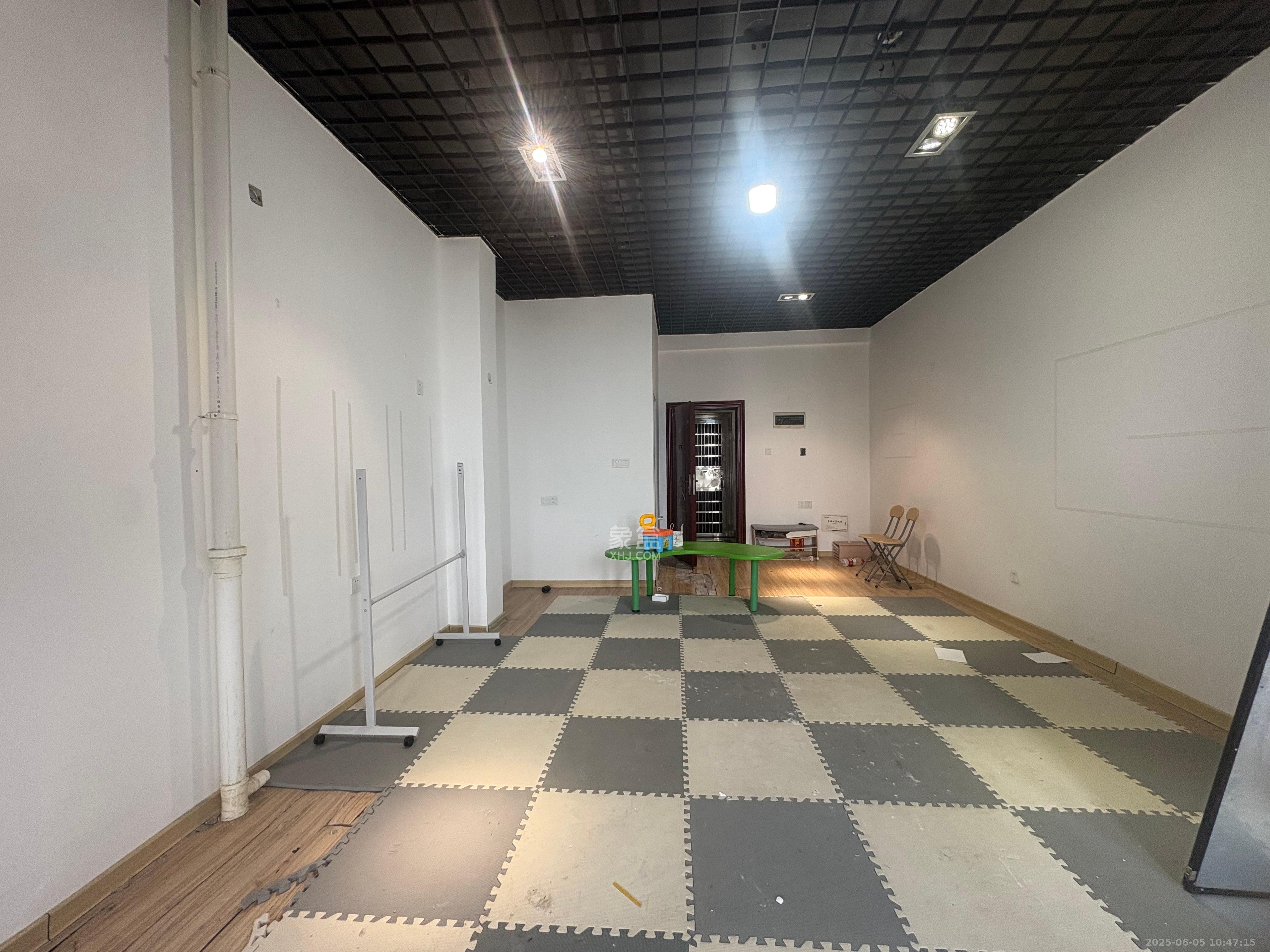 湖湾世景 1室1厅1卫 1000.0元/月 湖湾世景 1室1厅1卫 1000.0元/月室内图