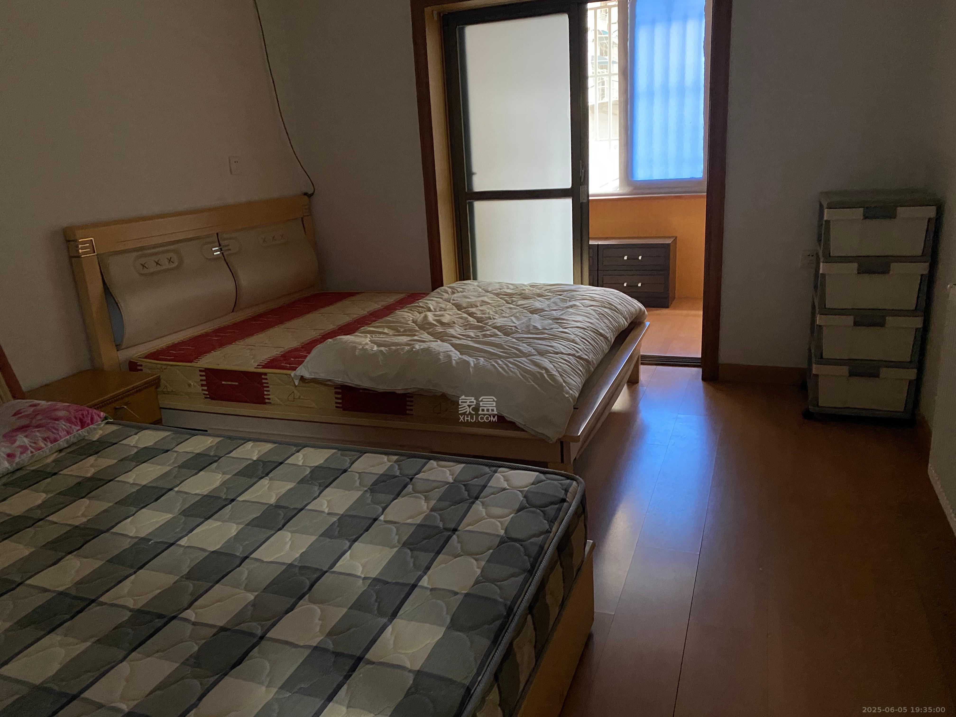 乔庄社区 3室2厅1卫 2400.0元/月 乔庄社区 3室2厅1卫 2400.0元/月室内图