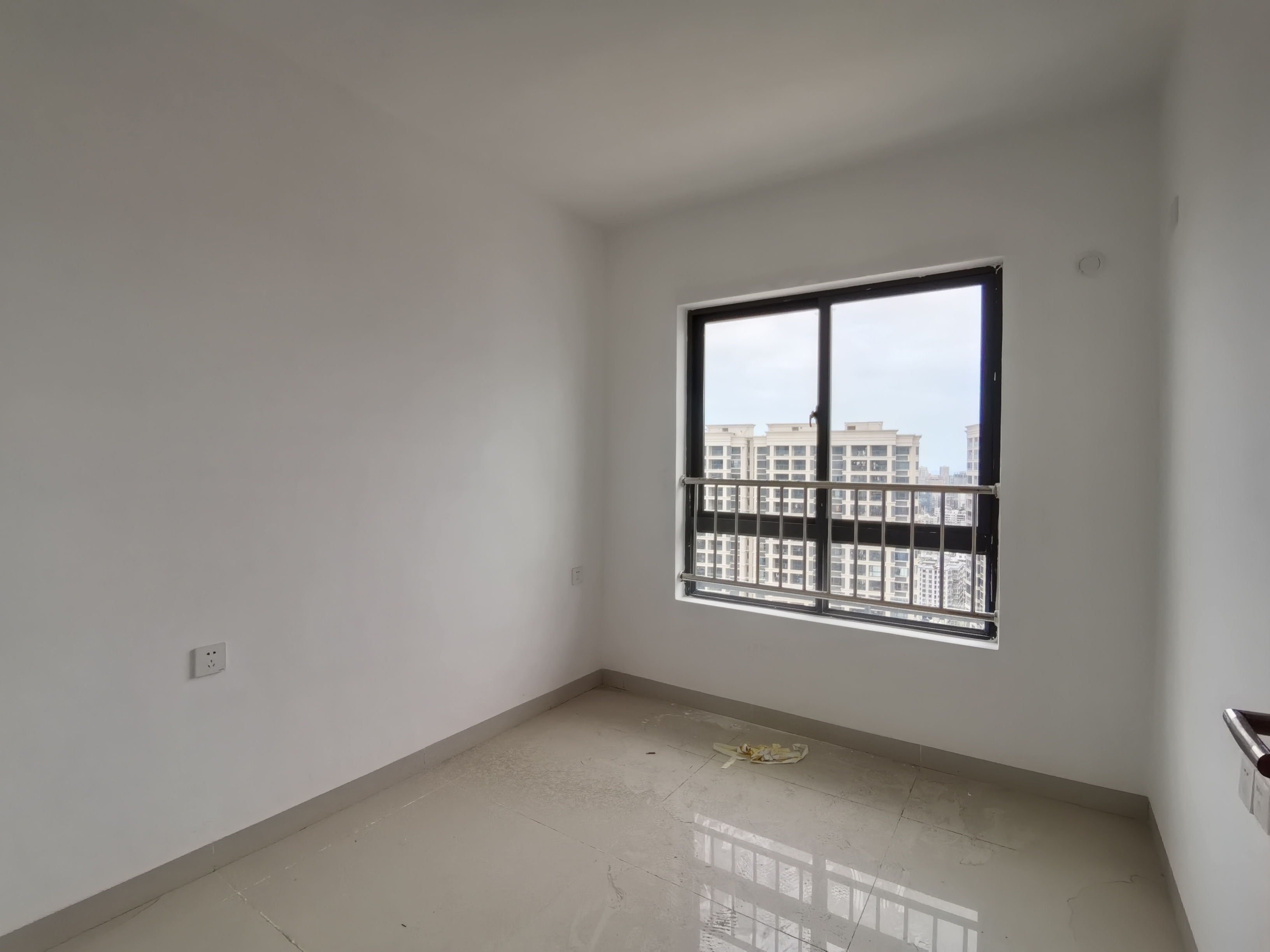 龙城新景  3室2厅2卫   2800.00元/月室内图