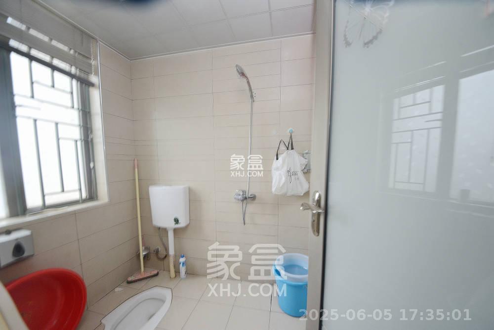 建鸿达华都（华都小户型及大华写字楼）  3室2厅2卫   5500.00元/月室内图
