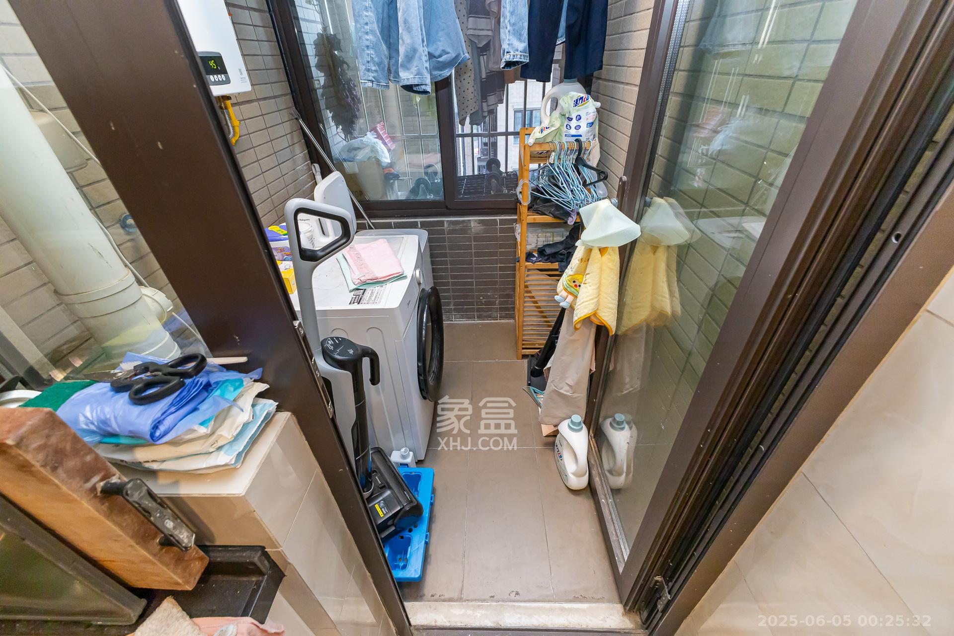 时代倾城四期  2室2厅1卫    78.0万阳台