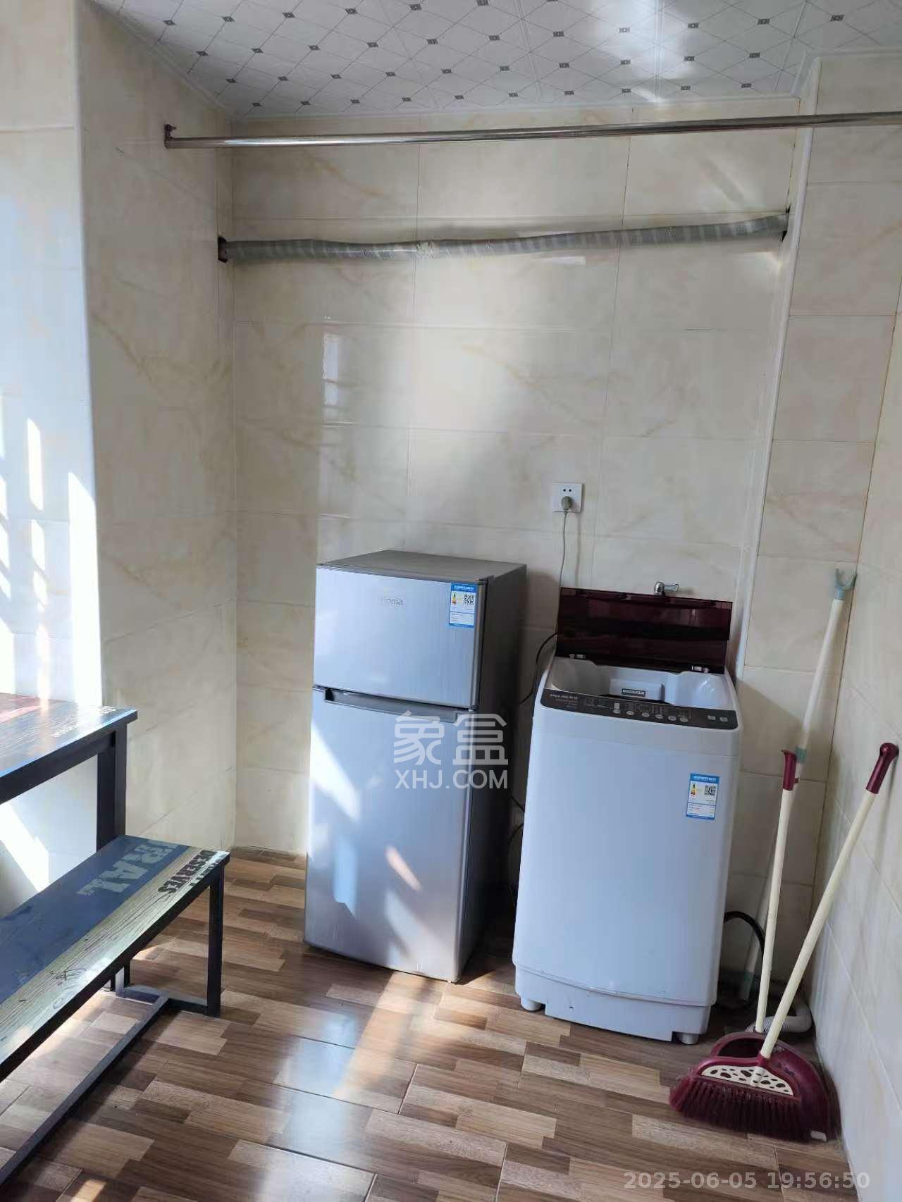 海德公园  1室1厅1卫   1200.00元/月室内图