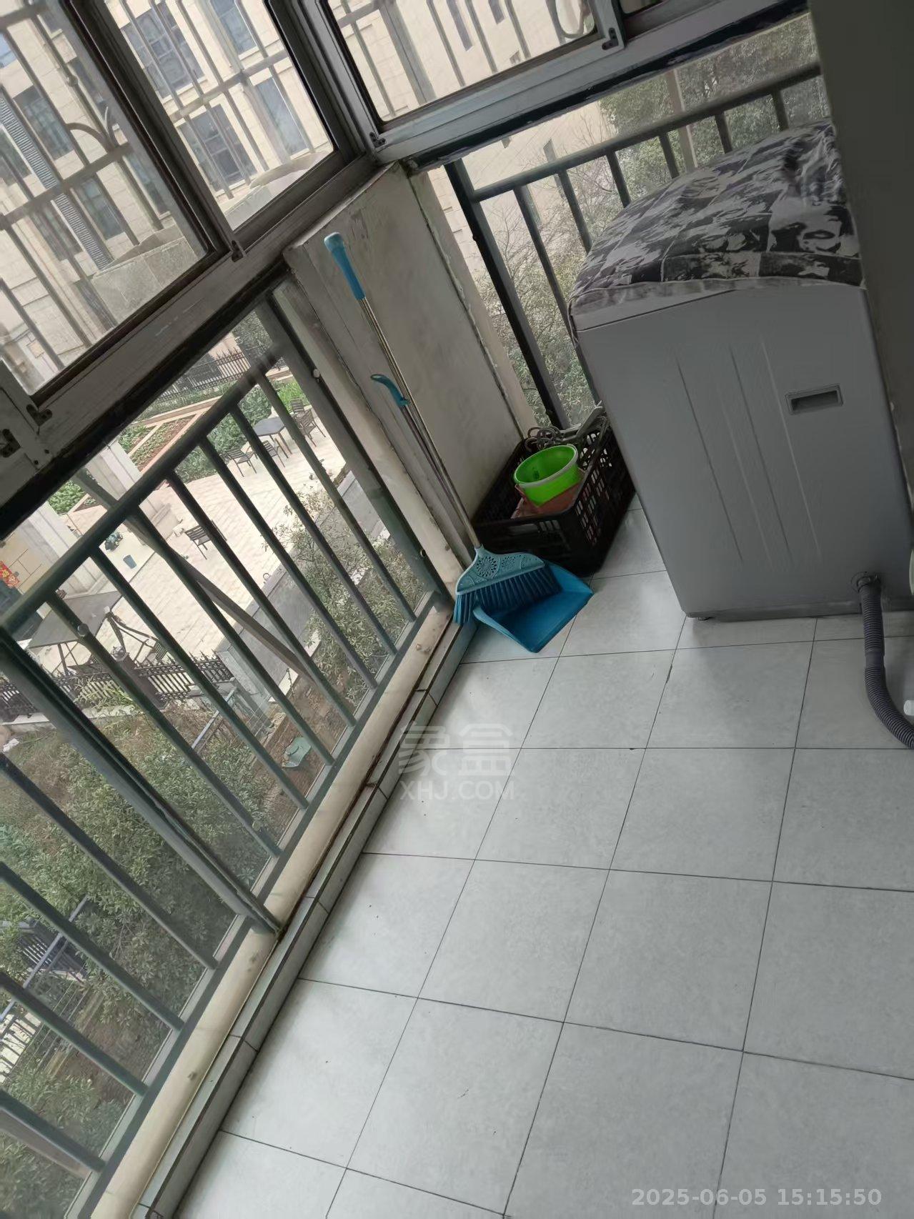 裕景龙苑 3室2厅2卫 1500.0元/月 裕景龙苑 3室2厅2卫 1500.0元/月室内图