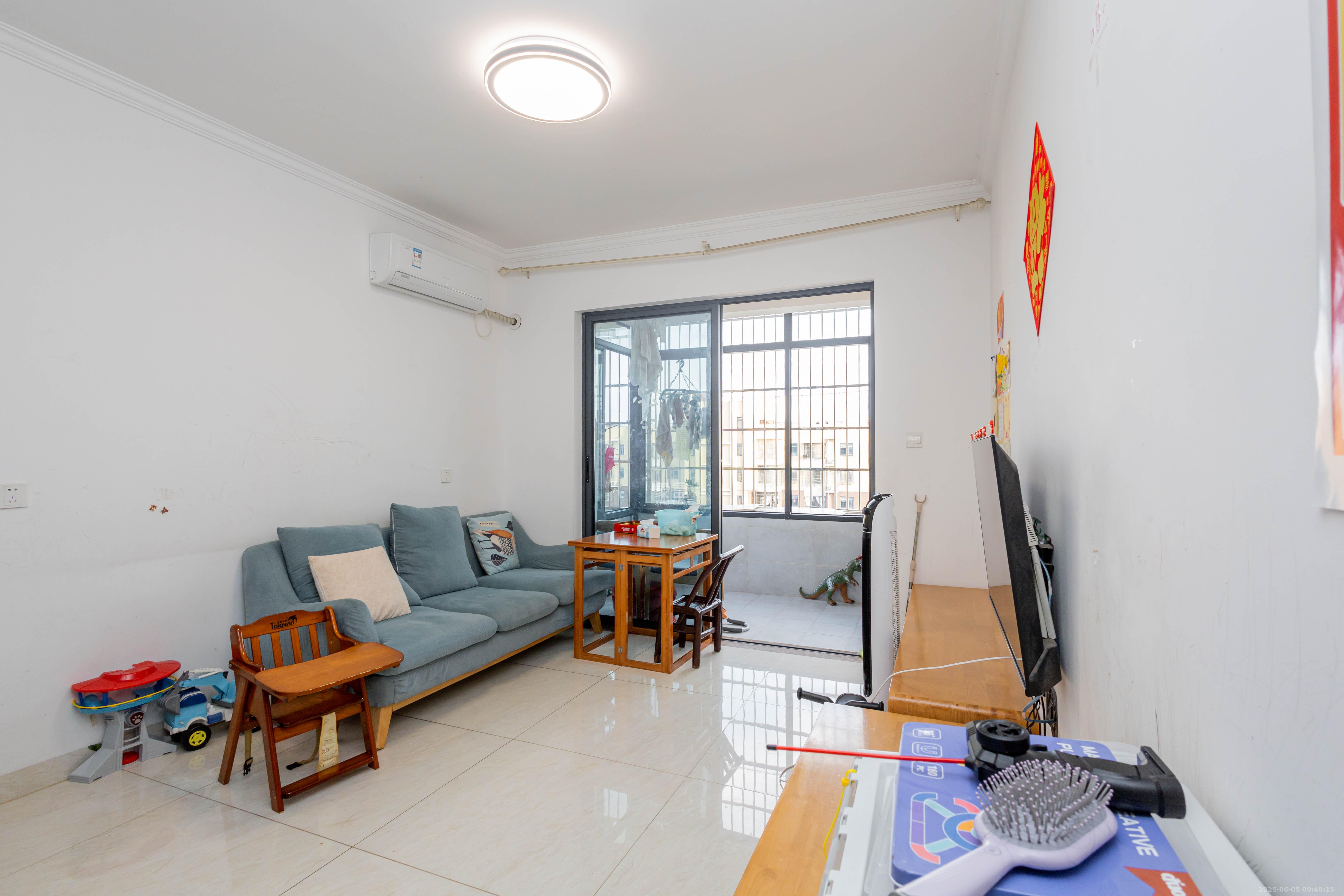 中国铁建国际城二期  2室2厅1卫    43.8万客厅