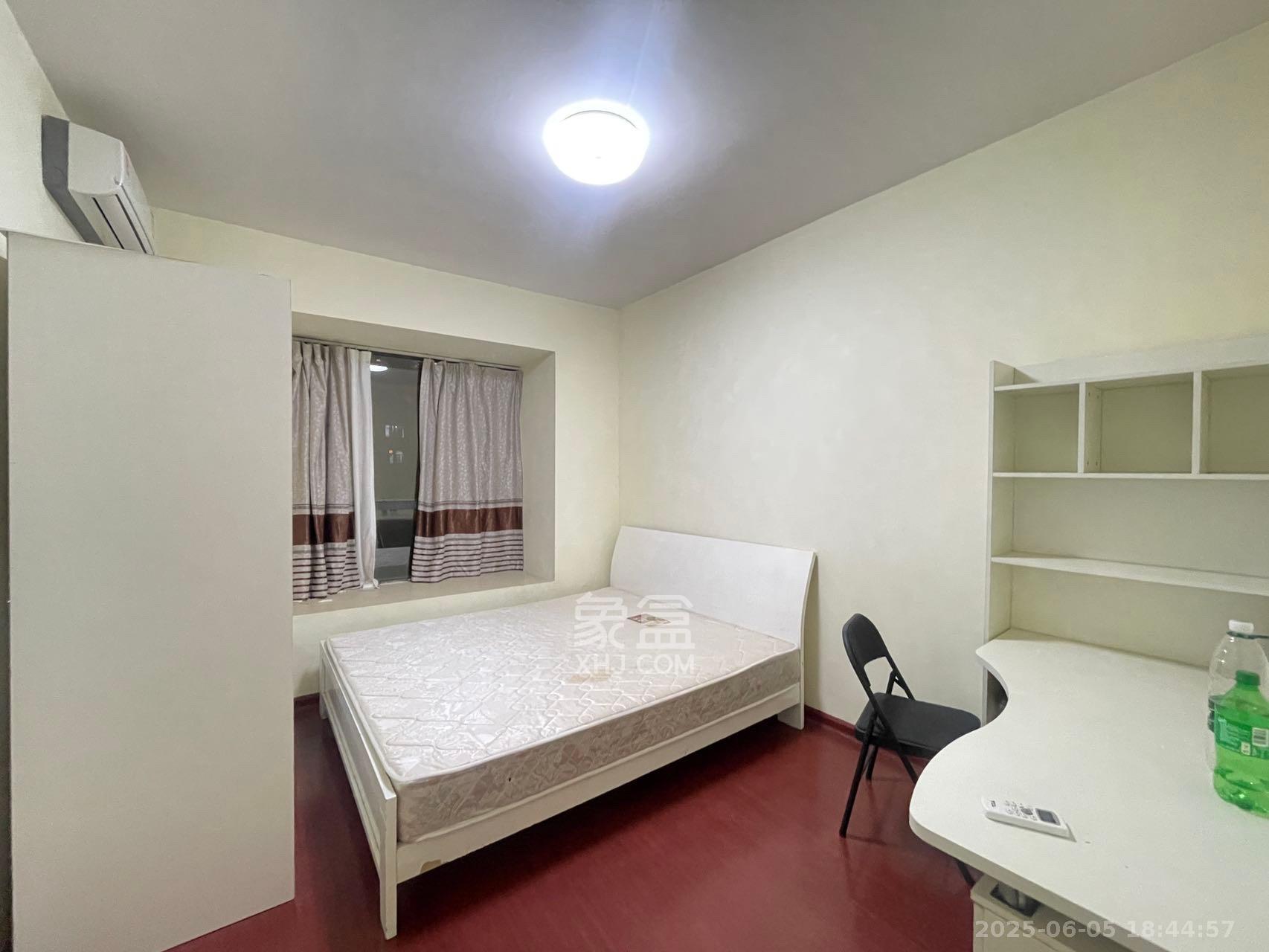 剑桥名门  2室2厅1卫   2200.00元/月室内图