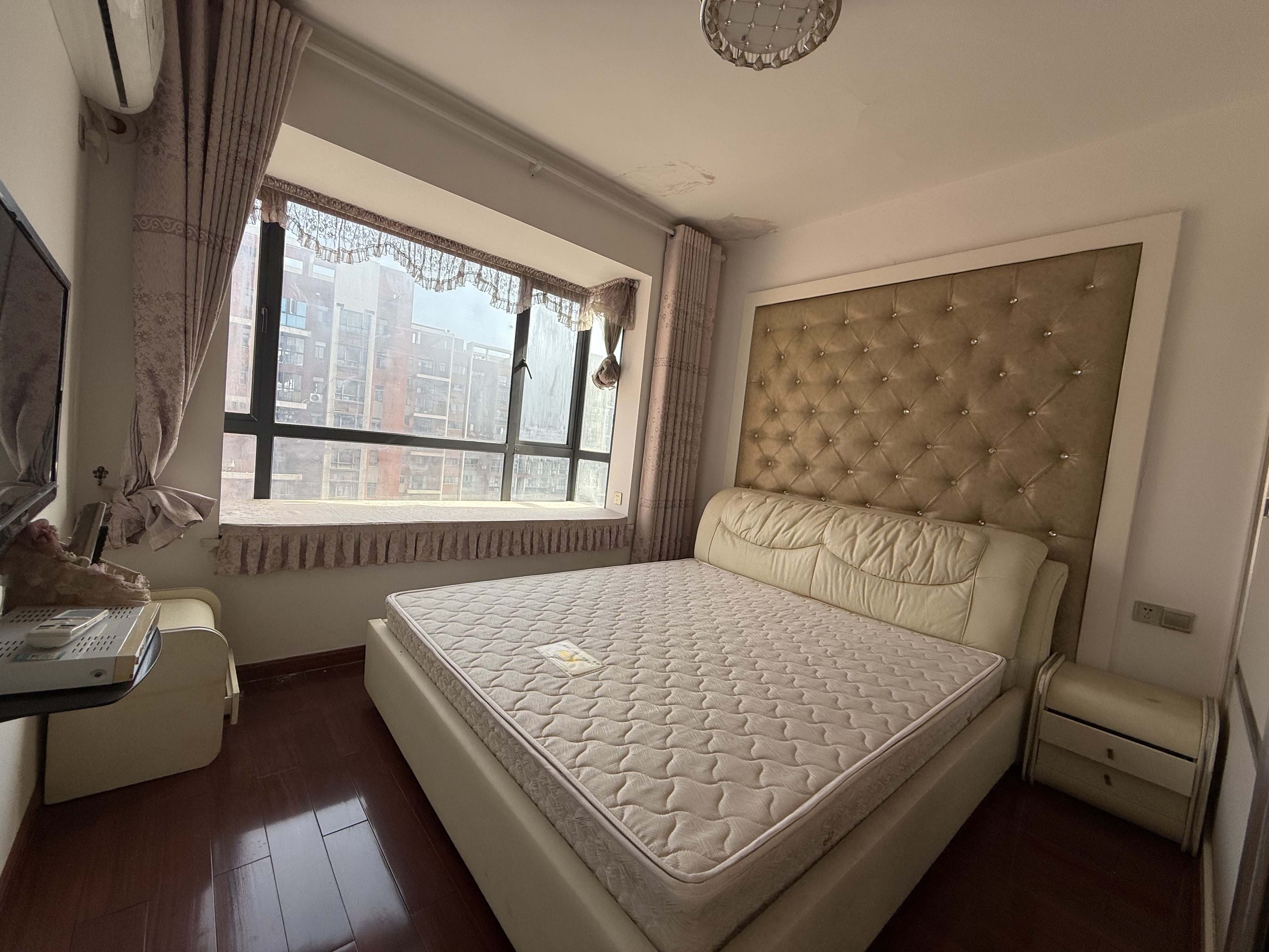 会龙山溪谷(住宅) 2室2厅1卫 1600.0元/月 会龙山溪谷(住宅) 2室2厅1卫 1600.0元/月室内图