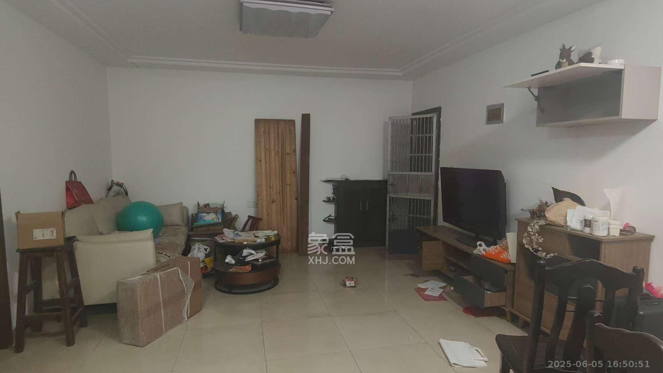 学院新村  2室1厅1卫   4000.00元/月室内图