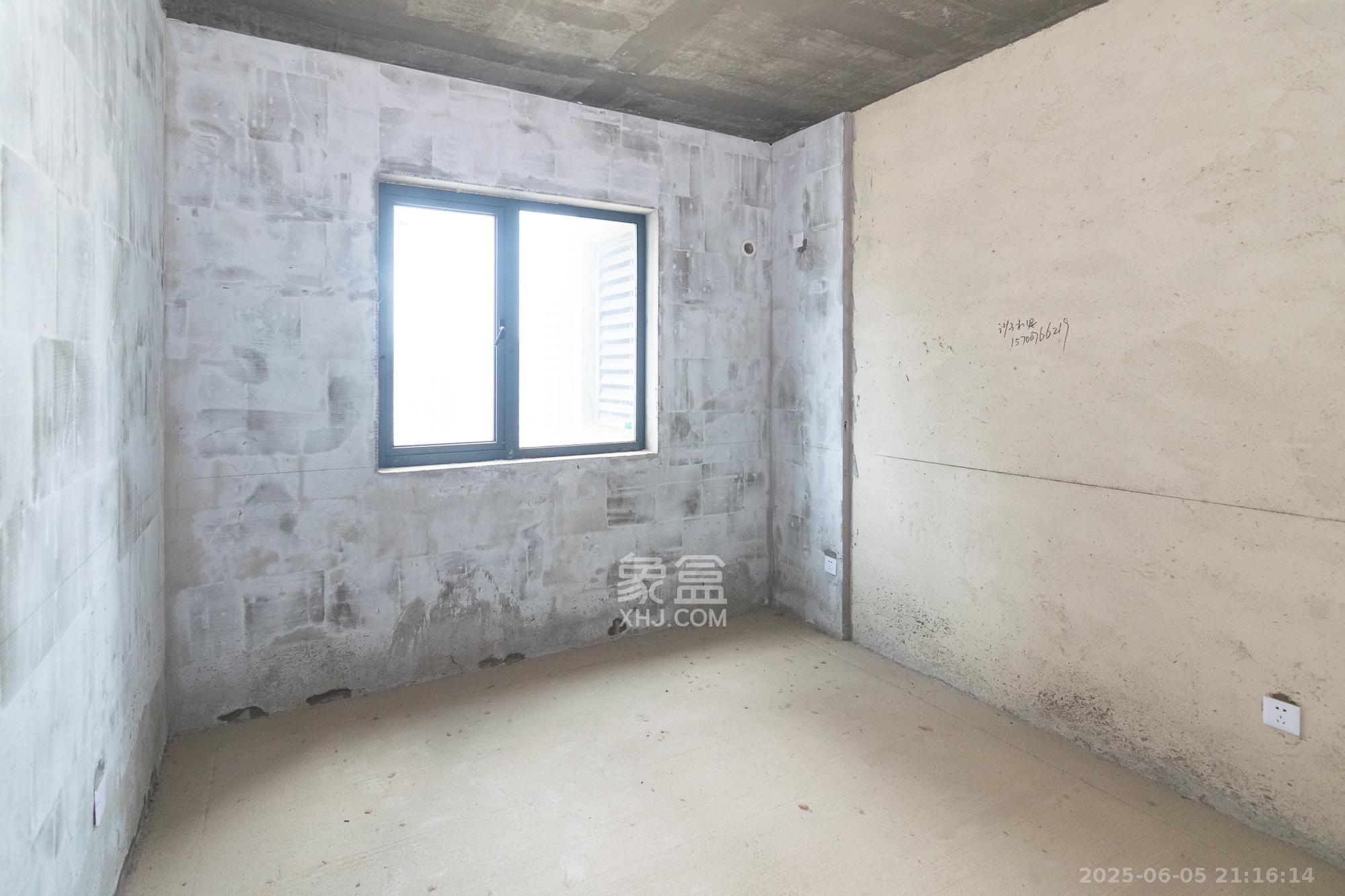 澳海澜庭 3室2厅2卫 85.0万 澳海澜庭 3室2厅2卫 85.0万卧室