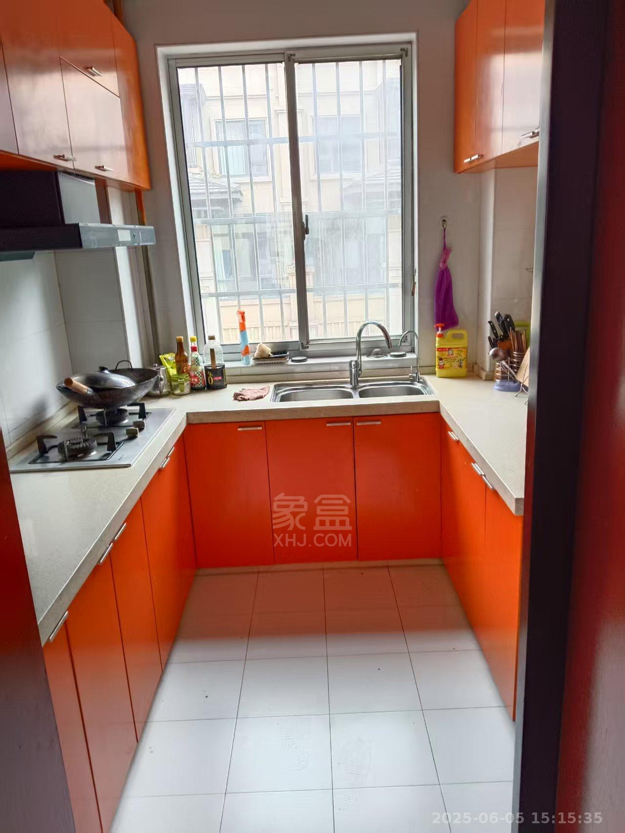 裕景龙苑 3室2厅2卫 1500.0元/月 裕景龙苑 3室2厅2卫 1500.0元/月室内图