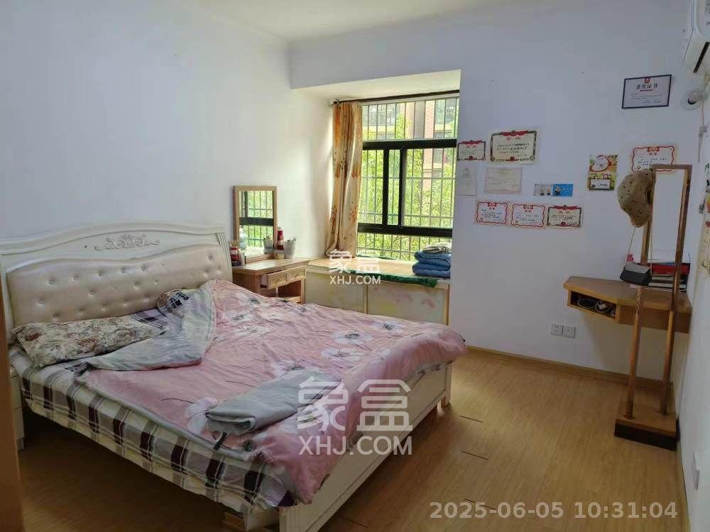 华雅花园  3室2厅2卫   1600.00元/月室内图