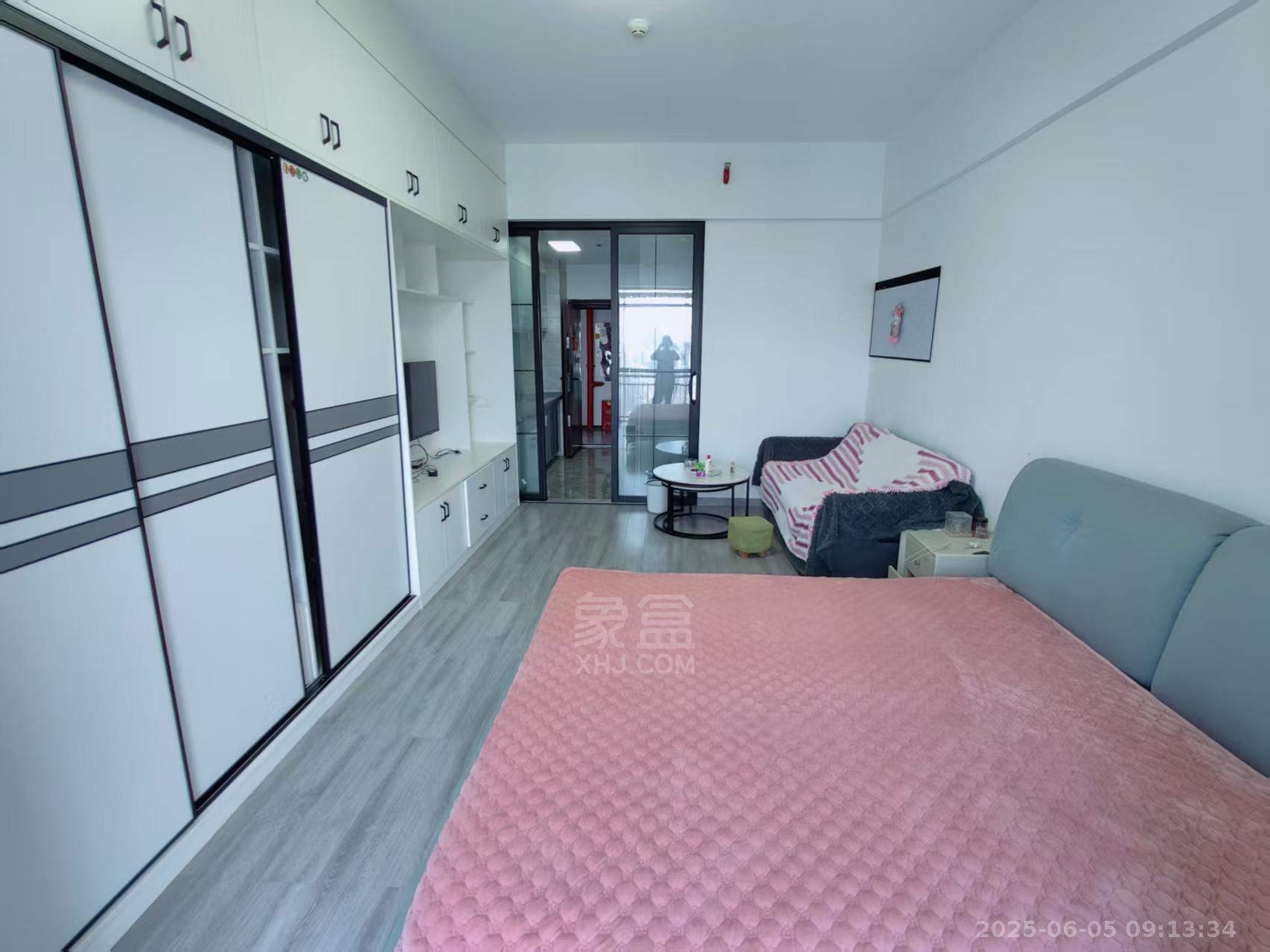 朗廷览江 1室0厅0卫 1600.0元/月 朗廷览江 1室0厅0卫 1600.0元/月室内图