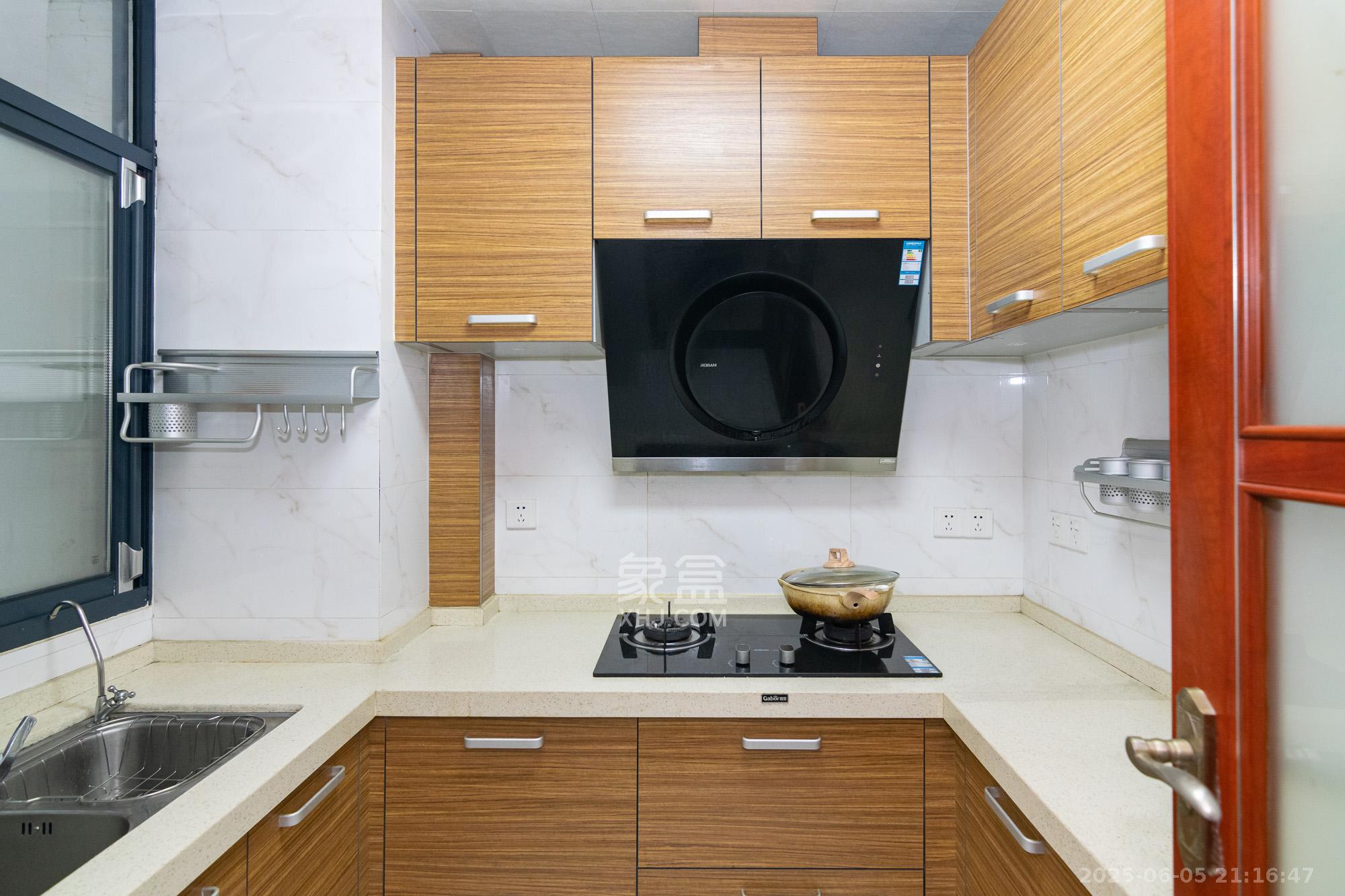 澳海澜庭 2室2厅1卫 52.0万 澳海澜庭 2室2厅1卫 52.0万厨房