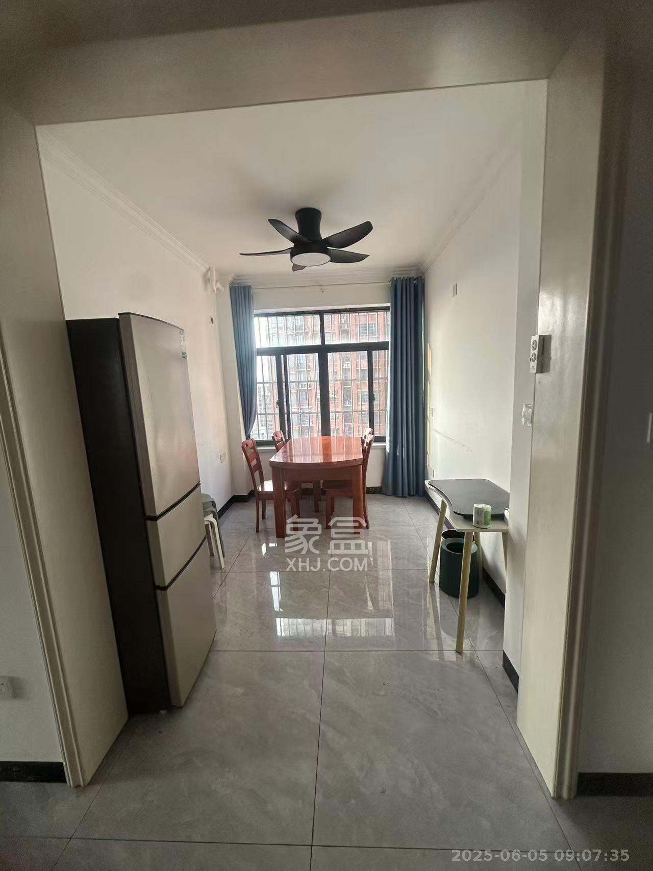 辉宏橄榄城  3室2厅2卫    2500.0元/月 辉宏橄榄城  3室2厅2卫    2500.0元/月室内图