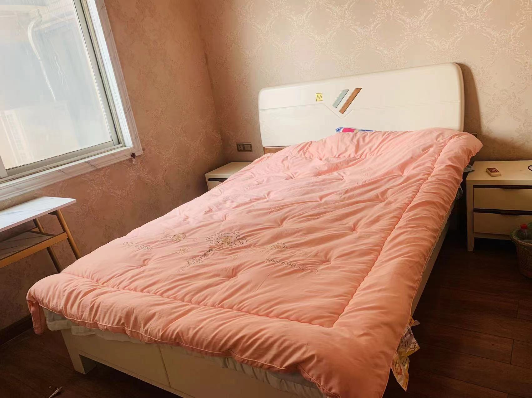 仁济新村  4室2厅2卫   2500.00元/月室内图