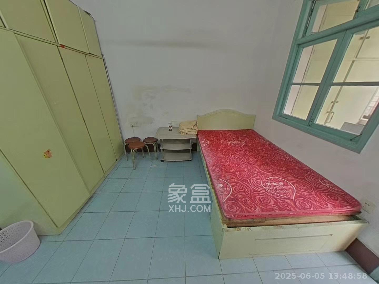 枫树塘小区  1室2厅1卫   1300.00元/月室内图