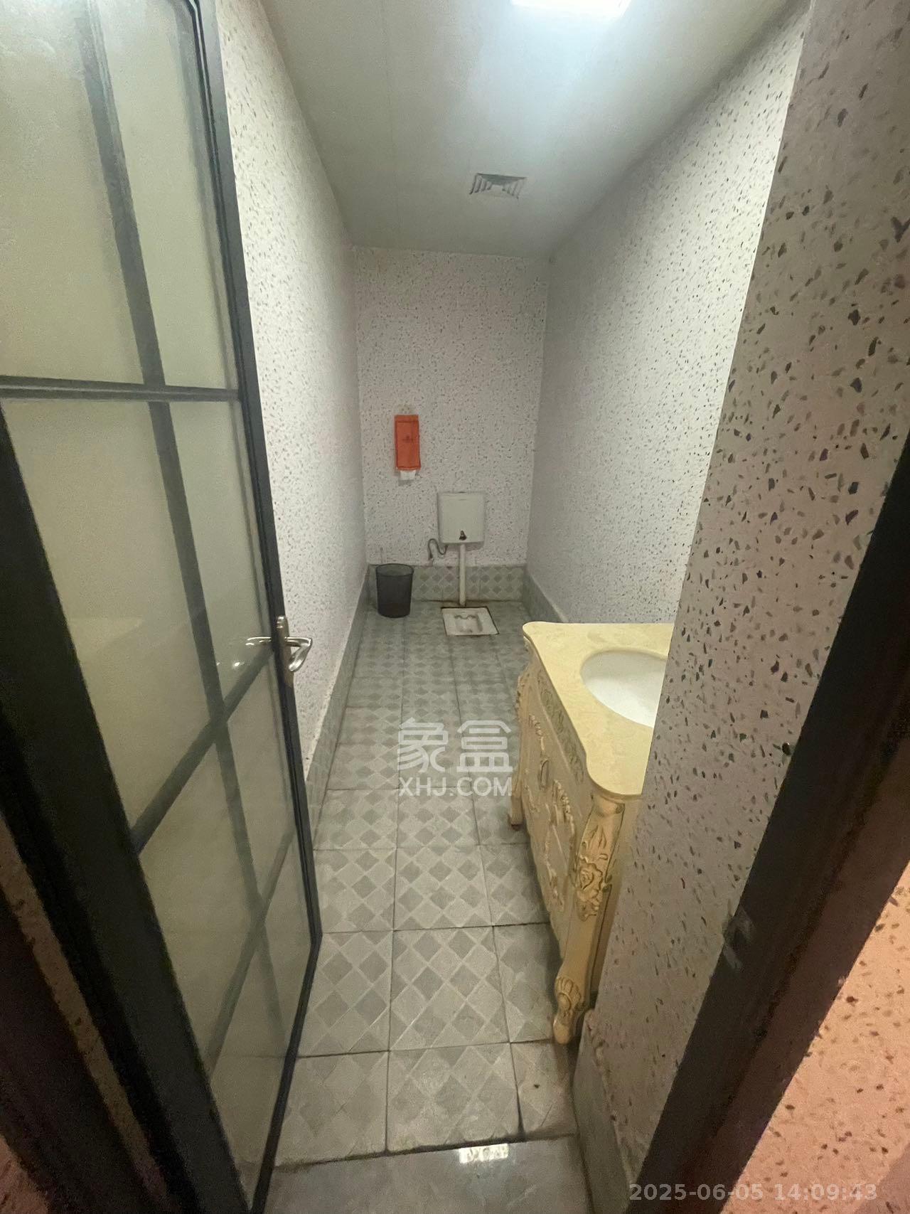 北辰三角洲B1E1区  5室2厅2卫   8000.00元/月室内图