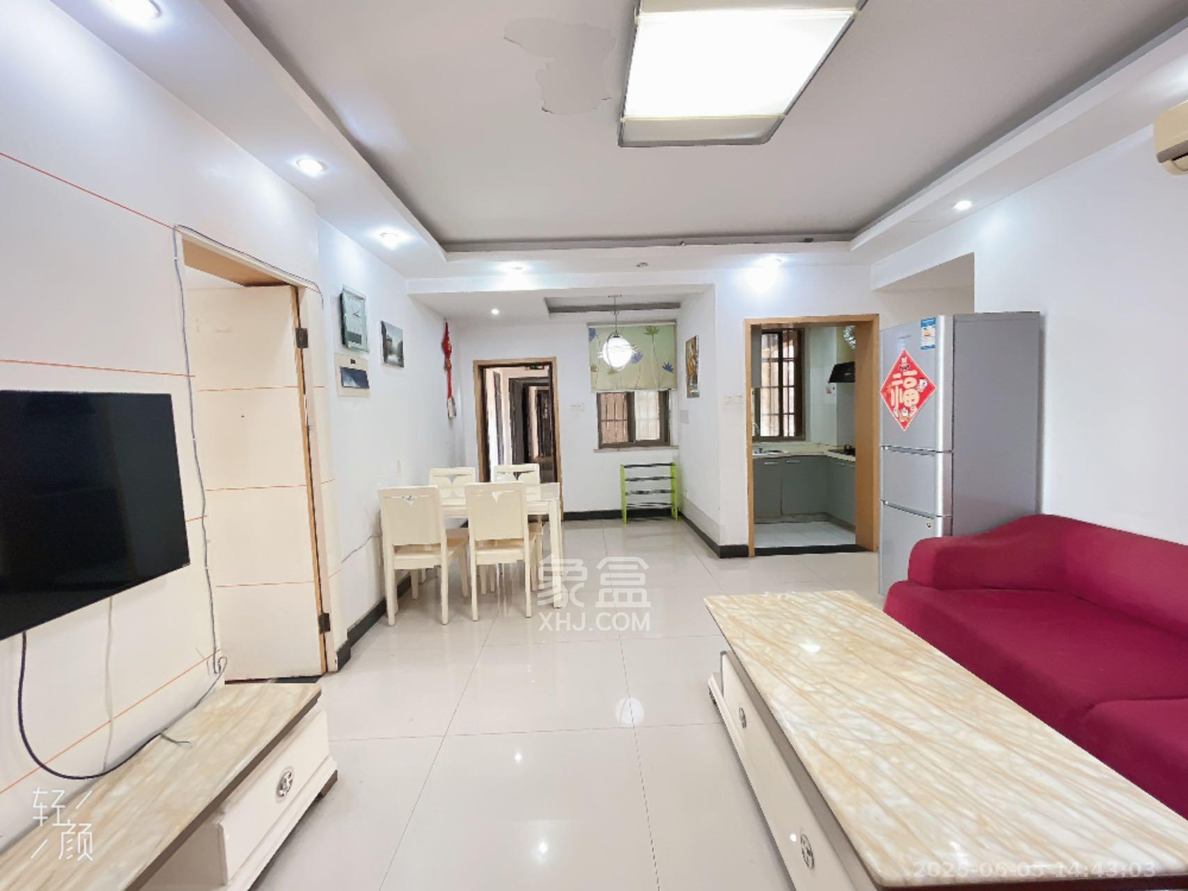 层上观邸  3室2厅1卫    2300.0元/月室内图