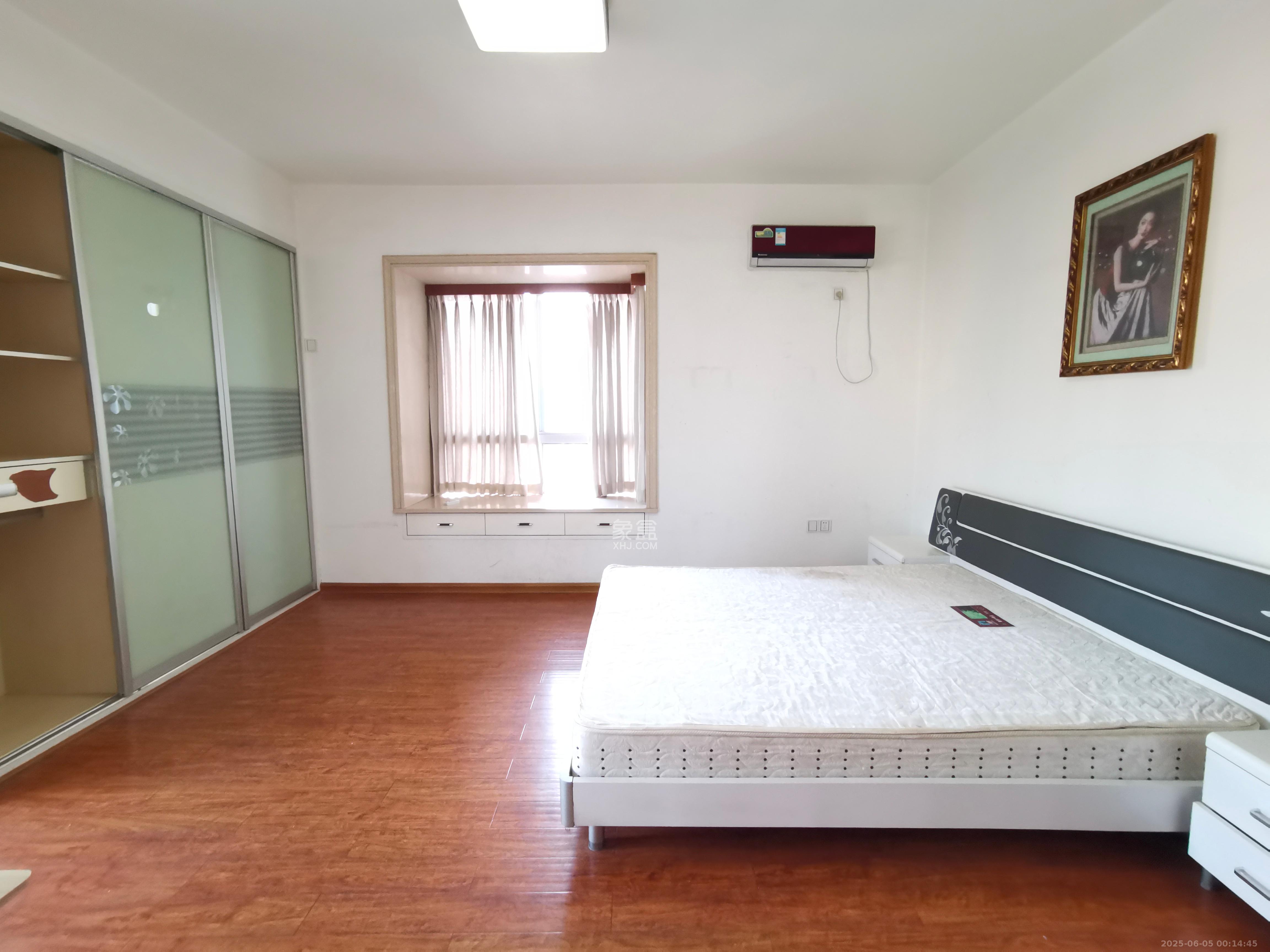 上河国际B座  3室2厅2卫   2800.00元/月室内图