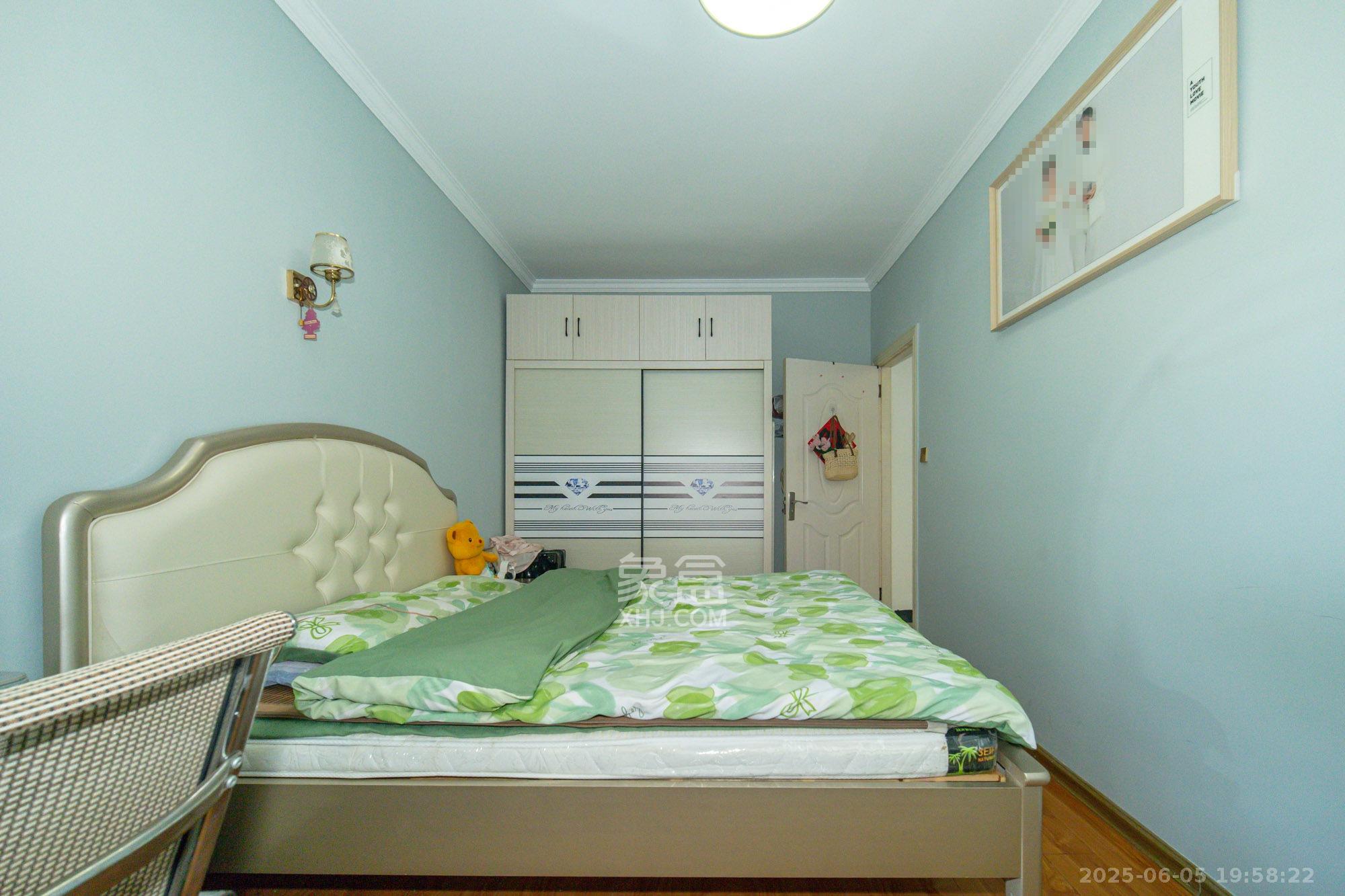 金科时代中心 3室2厅2卫 62.8万 金科时代中心 3室2厅2卫 62.8万卧室