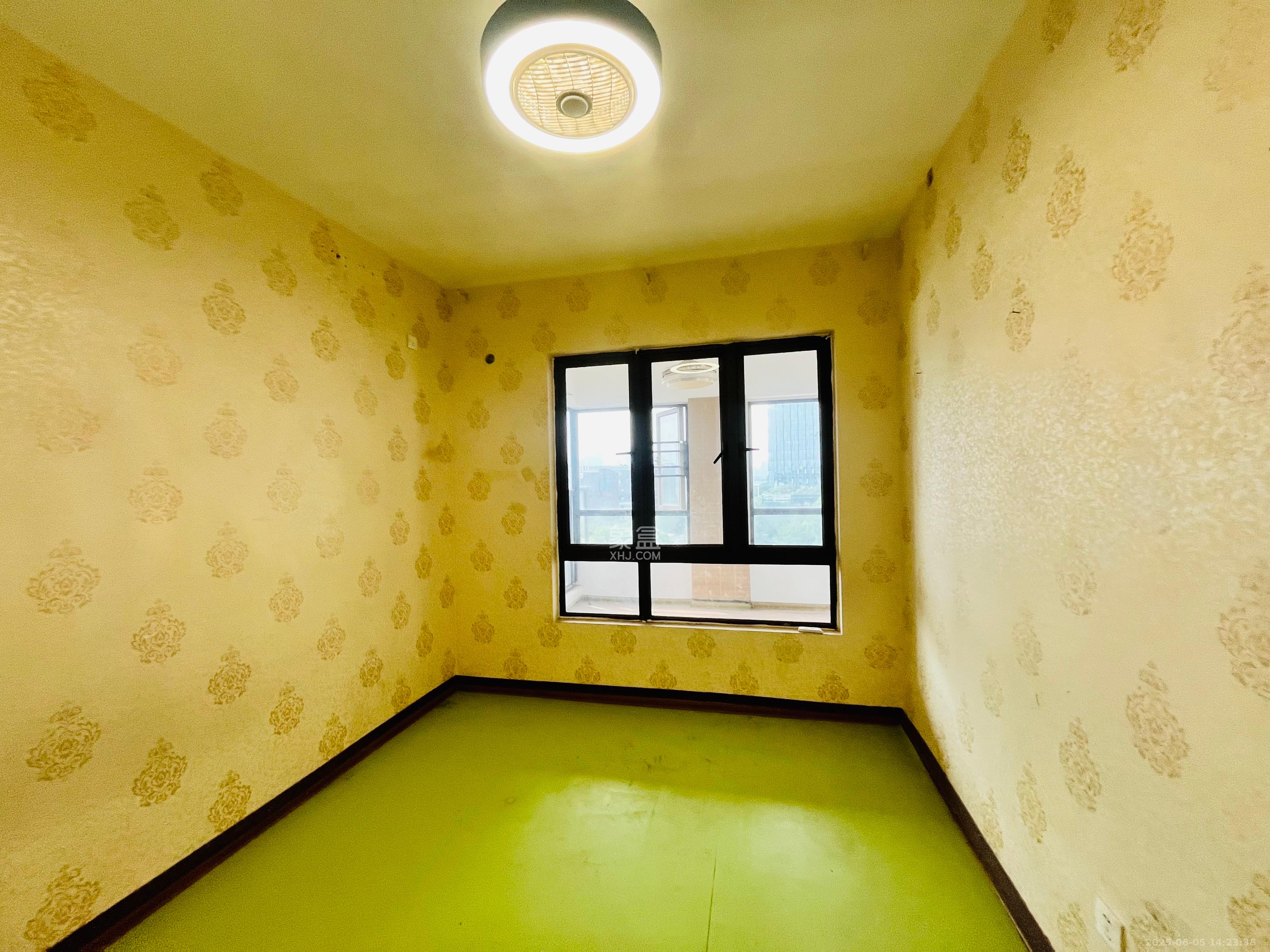 南山雍江汇(滨江国际新城) 3室2厅2卫 3100.0元/月 南山雍江汇(滨江国际新城) 3室2厅2卫 3100.0元/月室内图