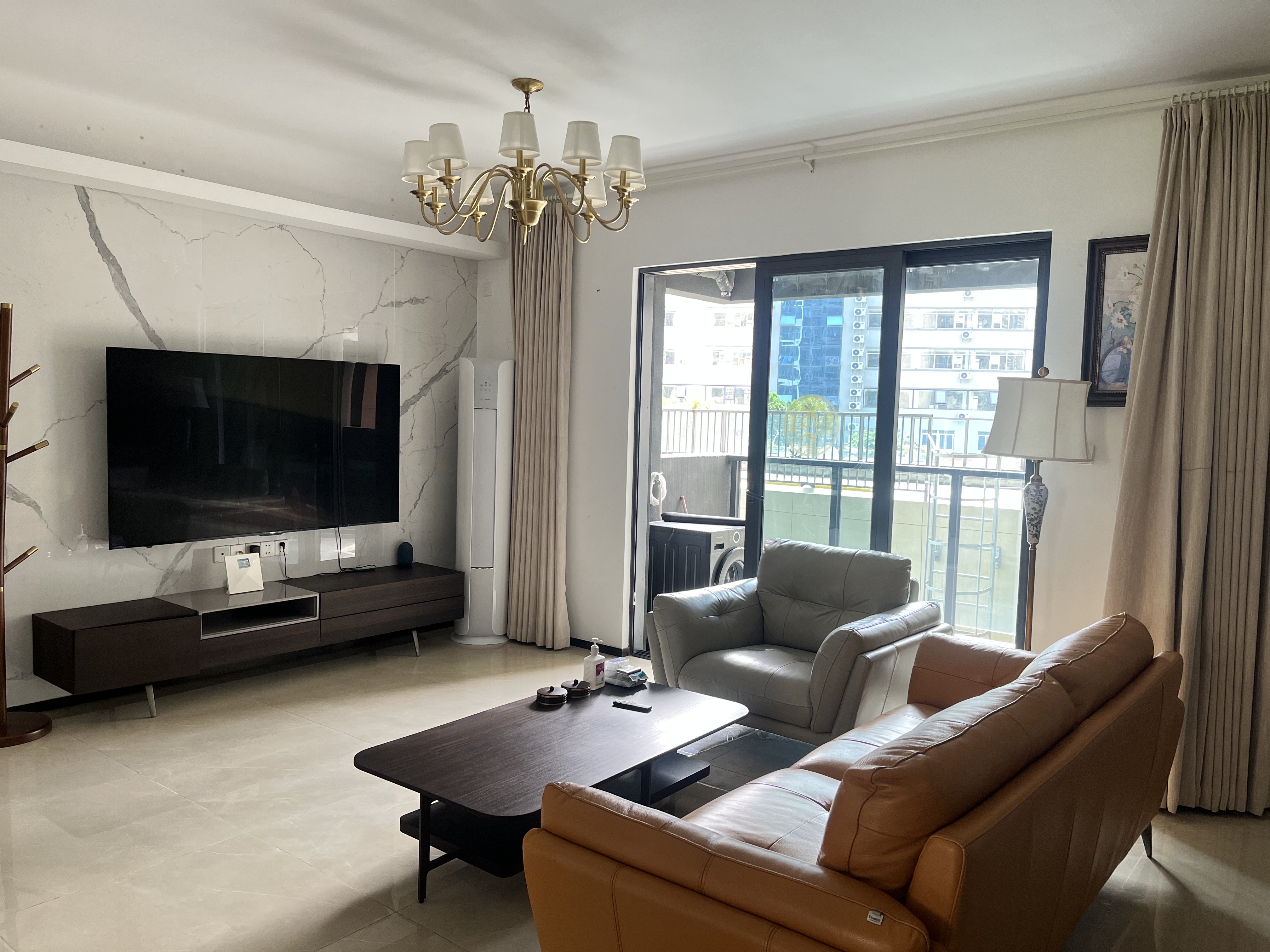 华润中心二期东悦府 3室1厅1卫 230.0万 华润中心二期东悦府 3室1厅1卫 230.0万客厅