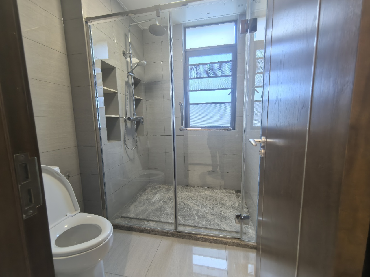 大华锦绣海岸三期 4室2厅3卫 12000.0元/月 大华锦绣海岸三期 4室2厅3卫 12000.0元/月室内图