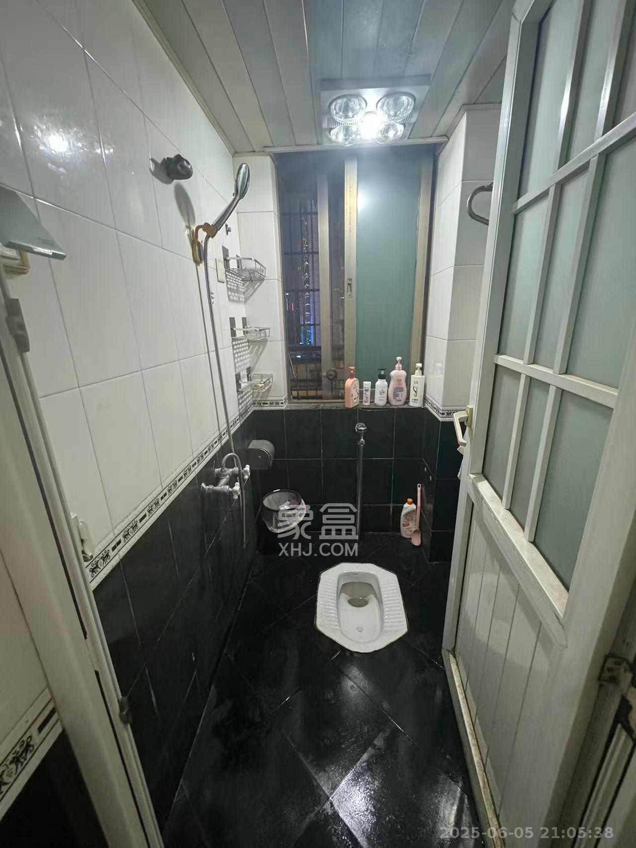 华天新城  3室2厅1卫   3700.00元/月室内图