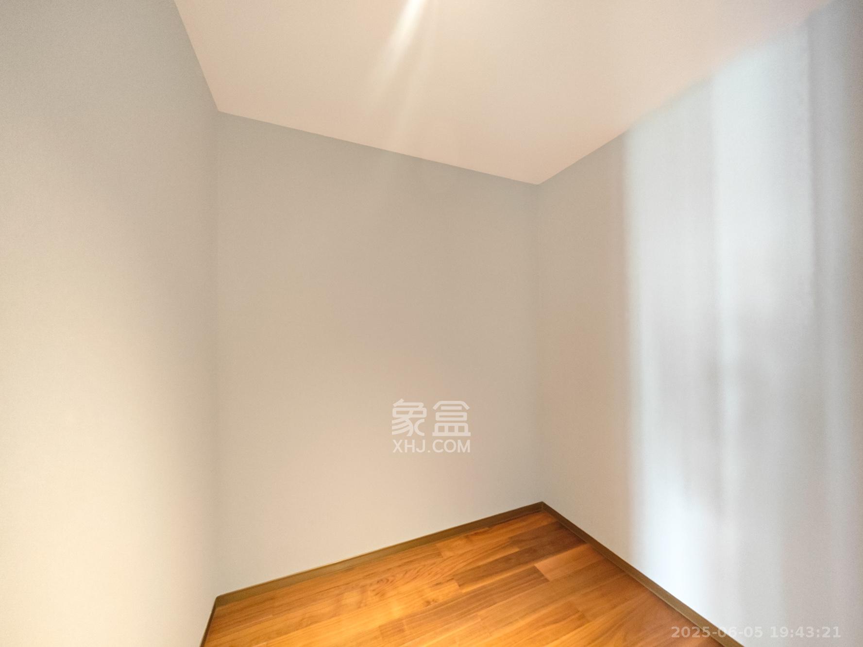 运达会展湾一期  4室2厅2卫   345.00万其他