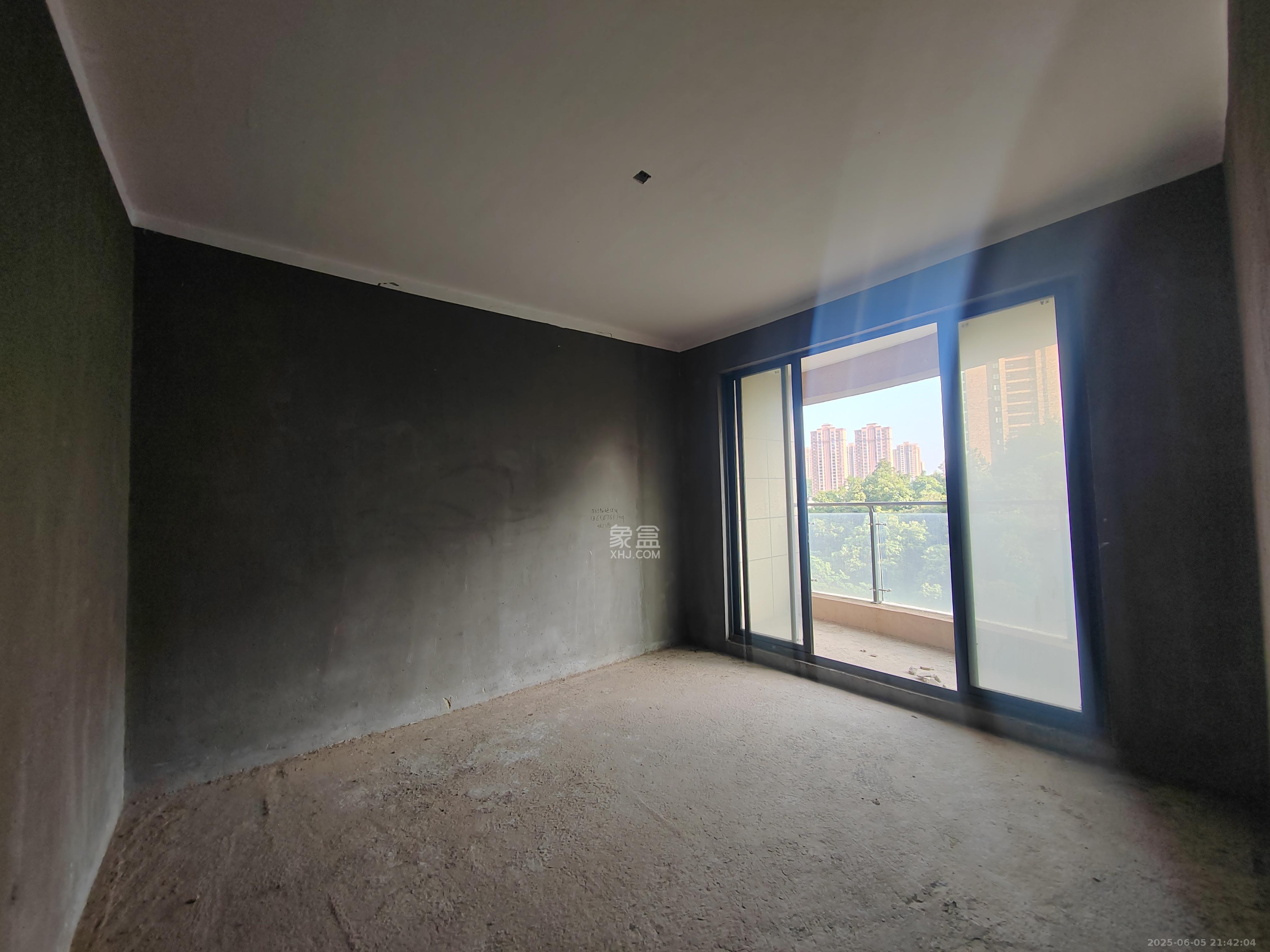 保利城(中航城国际社区、郡原美村) 4室2厅2卫 4000.0元/月 保利城(中航城国际社区、郡原美村) 4室2厅2卫 4000.0元/月室内图