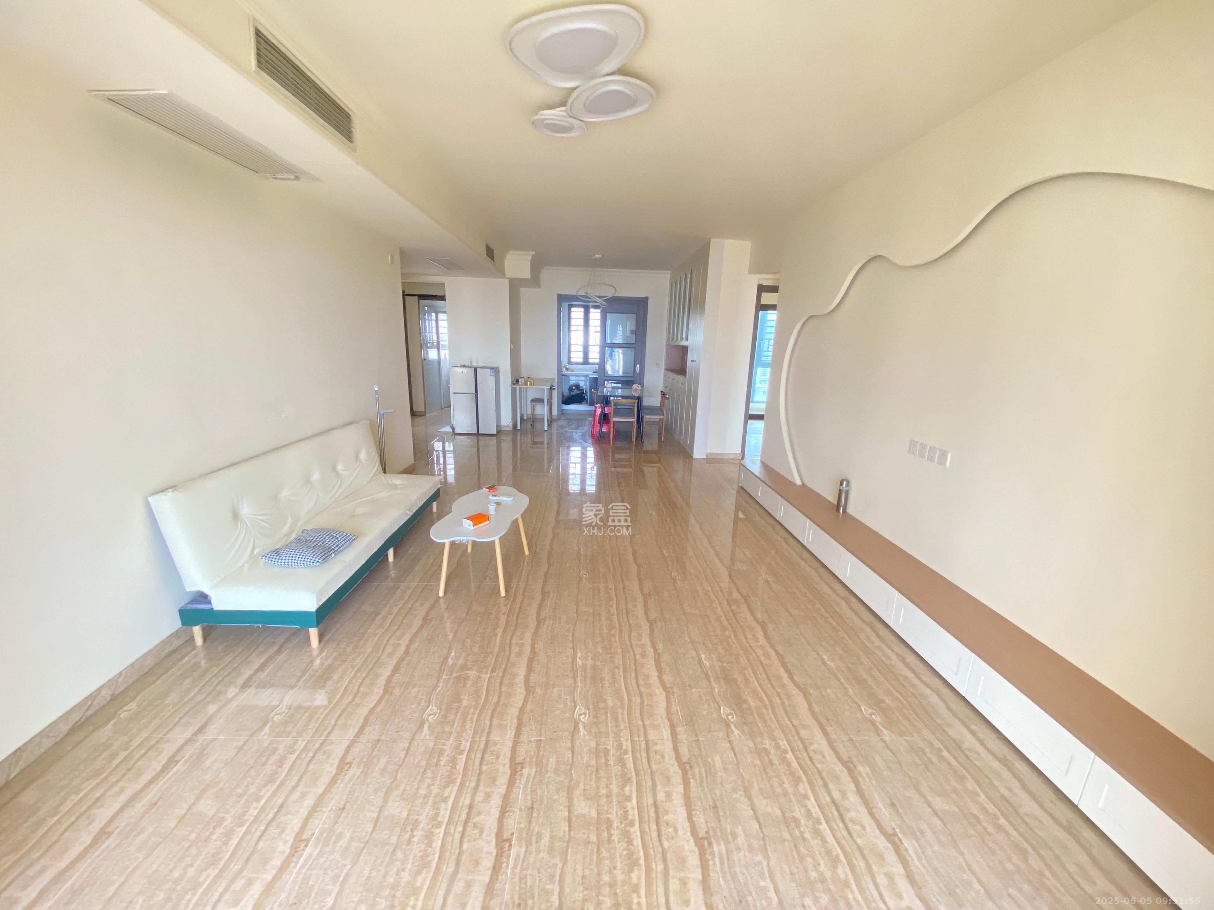 碧桂园翘楚棠  4室2厅2卫   2800.00元/月室内图