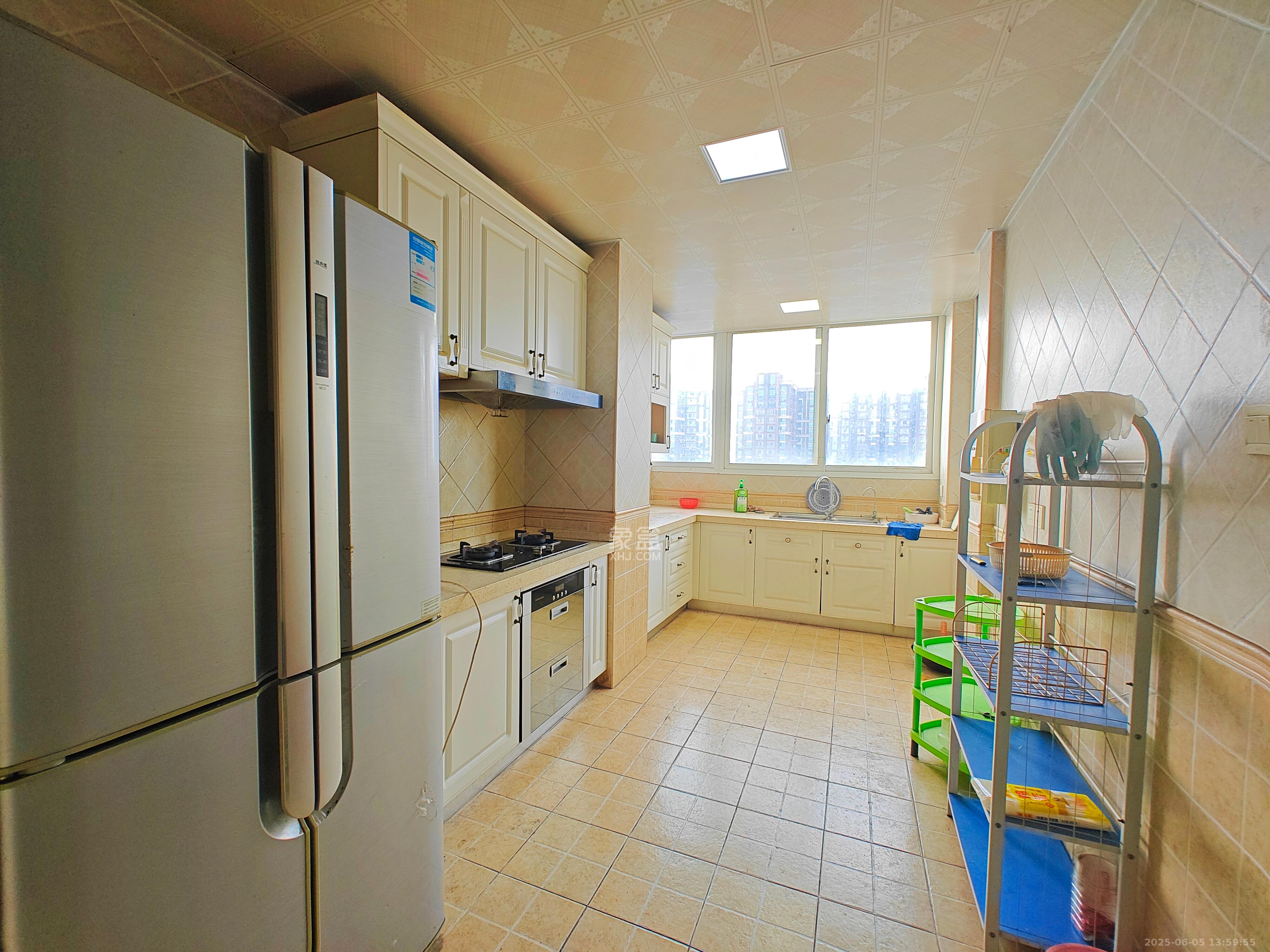 星邮公寓 4室2厅2卫 3000.0元/月 星邮公寓 4室2厅2卫 3000.0元/月室内图