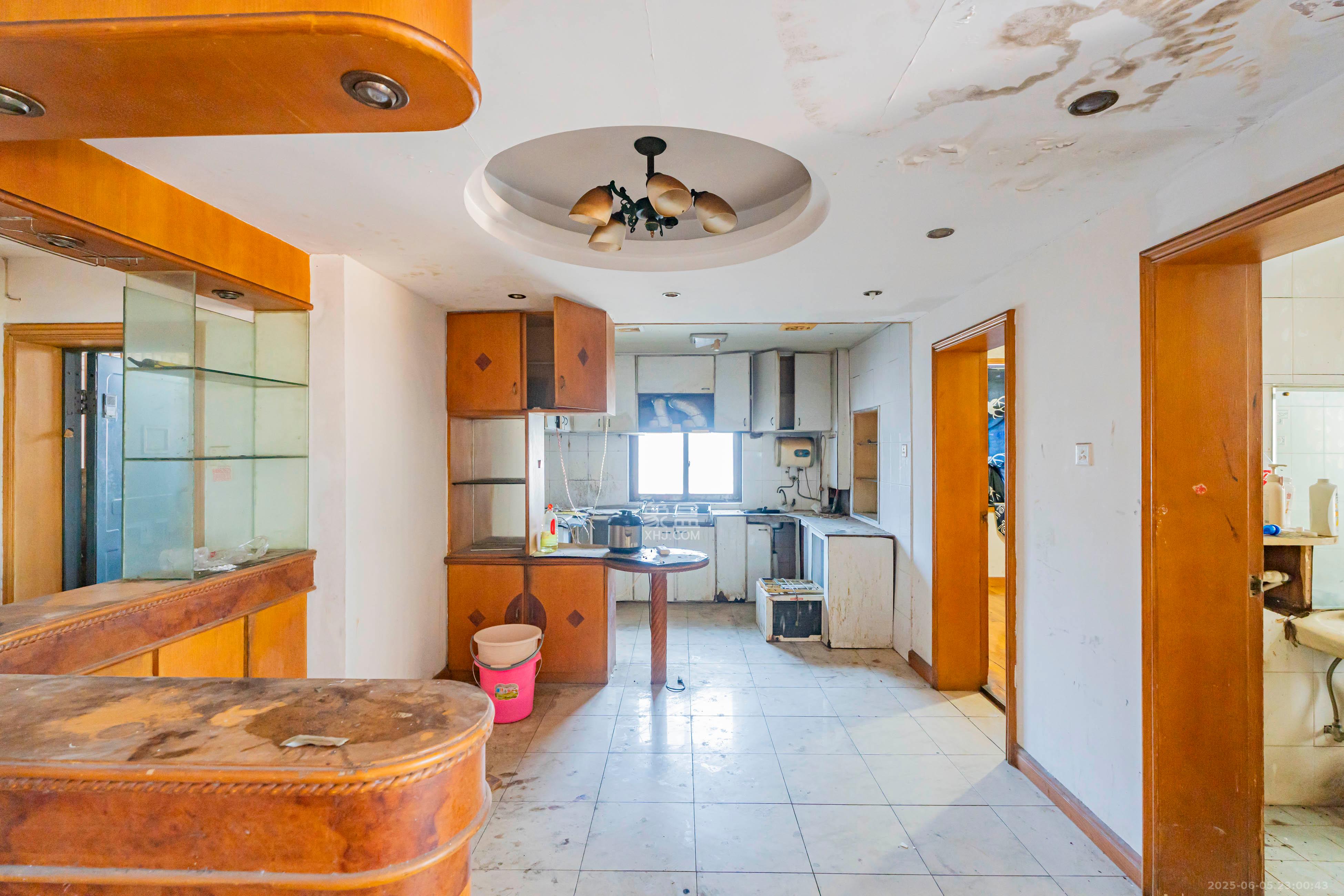 上麻园岭散盘 5室2厅1卫 75.0万 上麻园岭散盘 5室2厅1卫 75.0万客厅