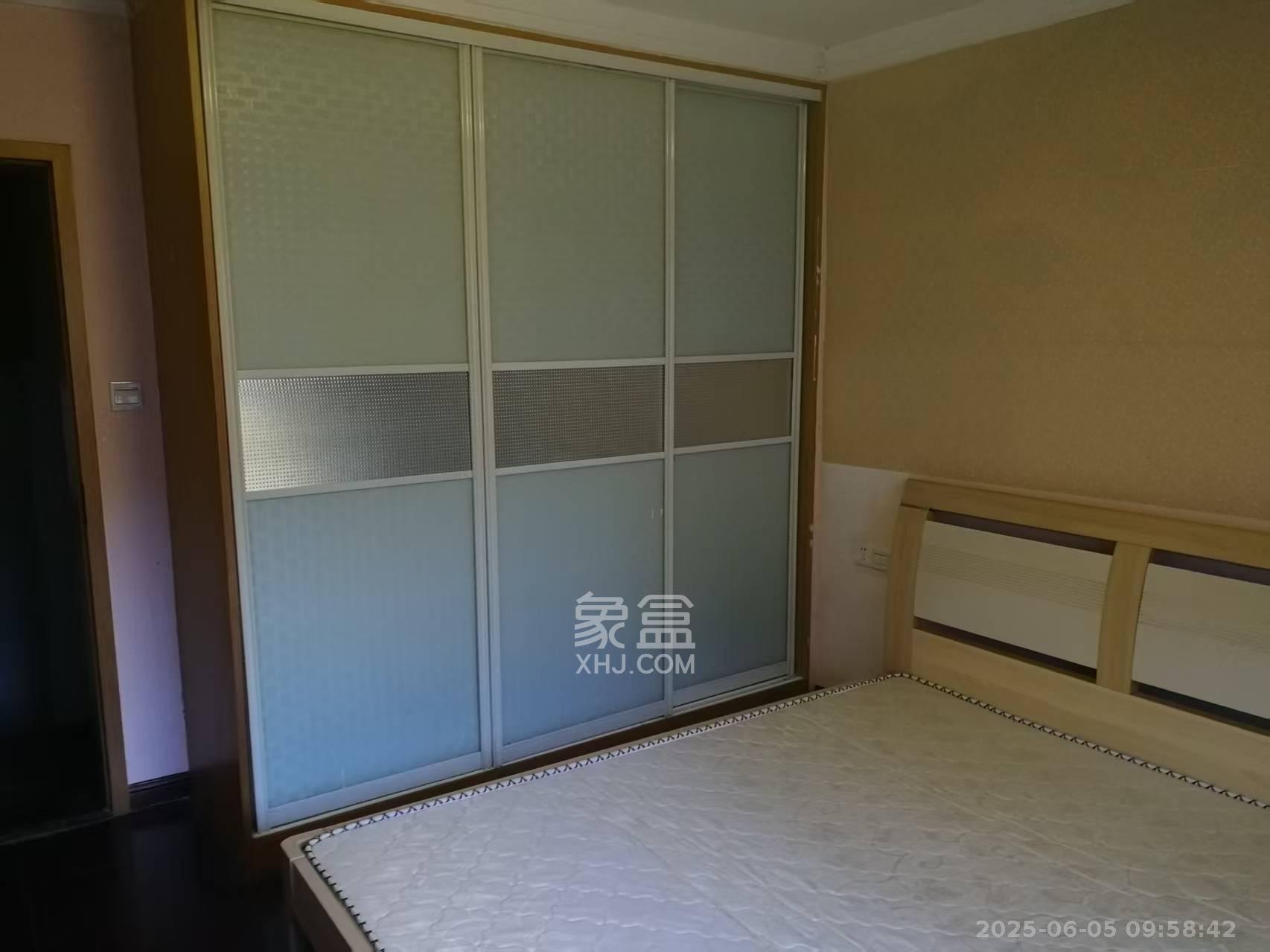 文昌阁散盘  4室2厅1卫   3000.00元/月室内图