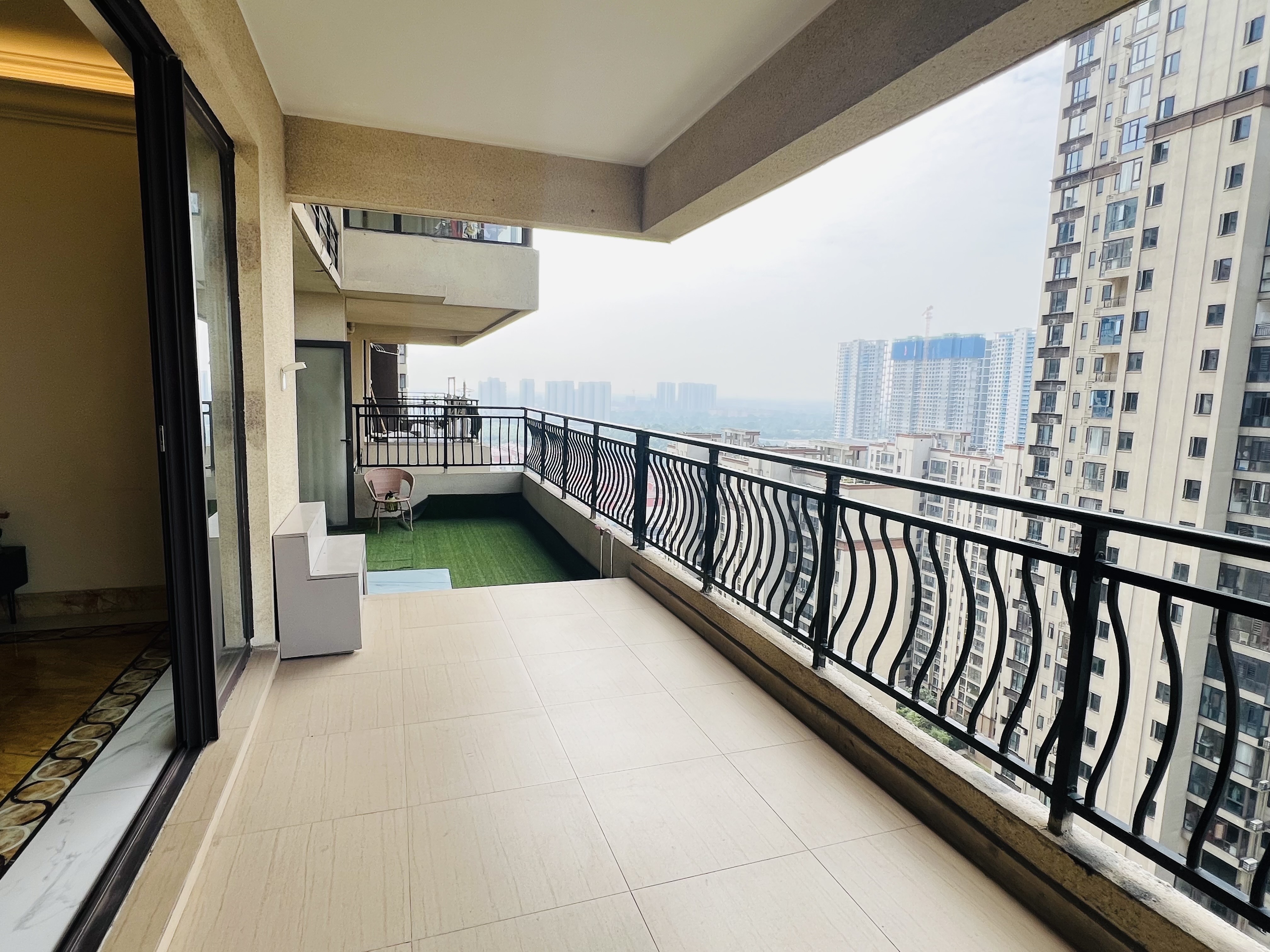 碧桂园 5室2厅3卫 4500.0元/月 碧桂园 5室2厅3卫 4500.0元/月室内图