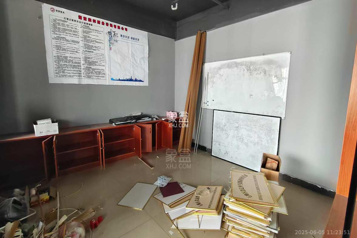 时尚新天地(平和堂) 1室0厅1卫 1300.0元/月 时尚新天地(平和堂) 1室0厅1卫 1300.0元/月室内图