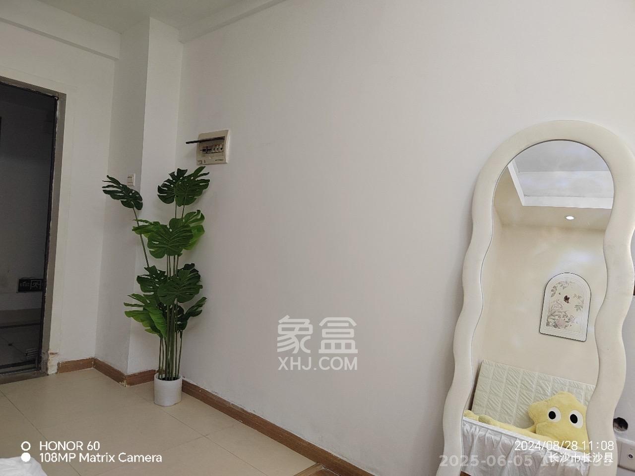 水岸世景  1室1厅1卫   1300.00元/月室内图