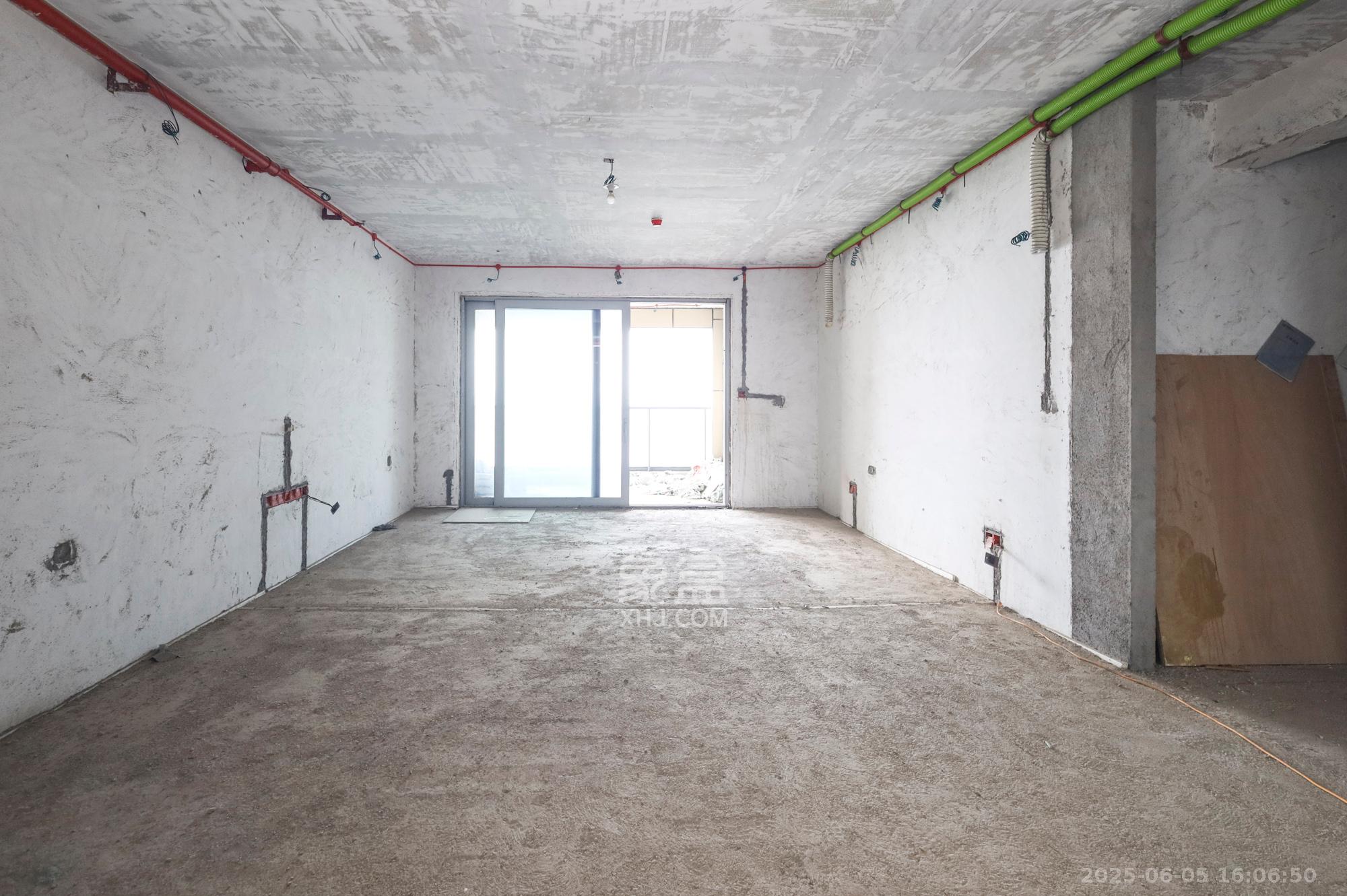 湘江壹号一二三期(创远湘江壹号) 4室2厅2卫 260.0万 湘江壹号一二三期(创远湘江壹号) 4室2厅2卫 260.0万客厅