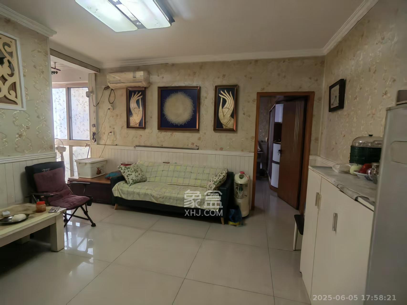 鑫天山城明珠  2室1厅1卫    1000.0元/月 鑫天山城明珠  2室1厅1卫    1000.0元/月室内图